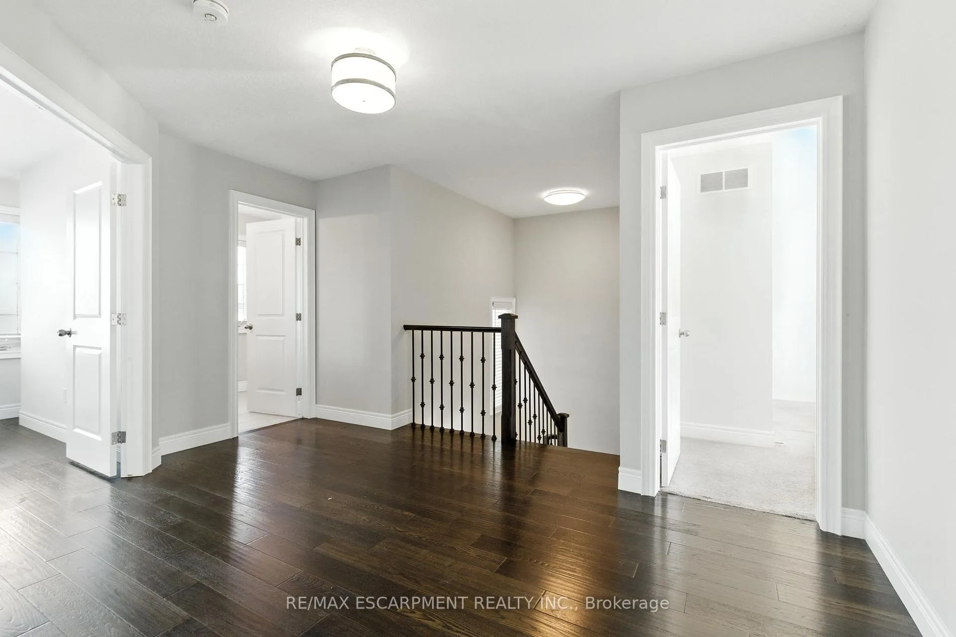 Photo 17 of 43 Riesling Court, Hamilton, Gershome — HOMEH