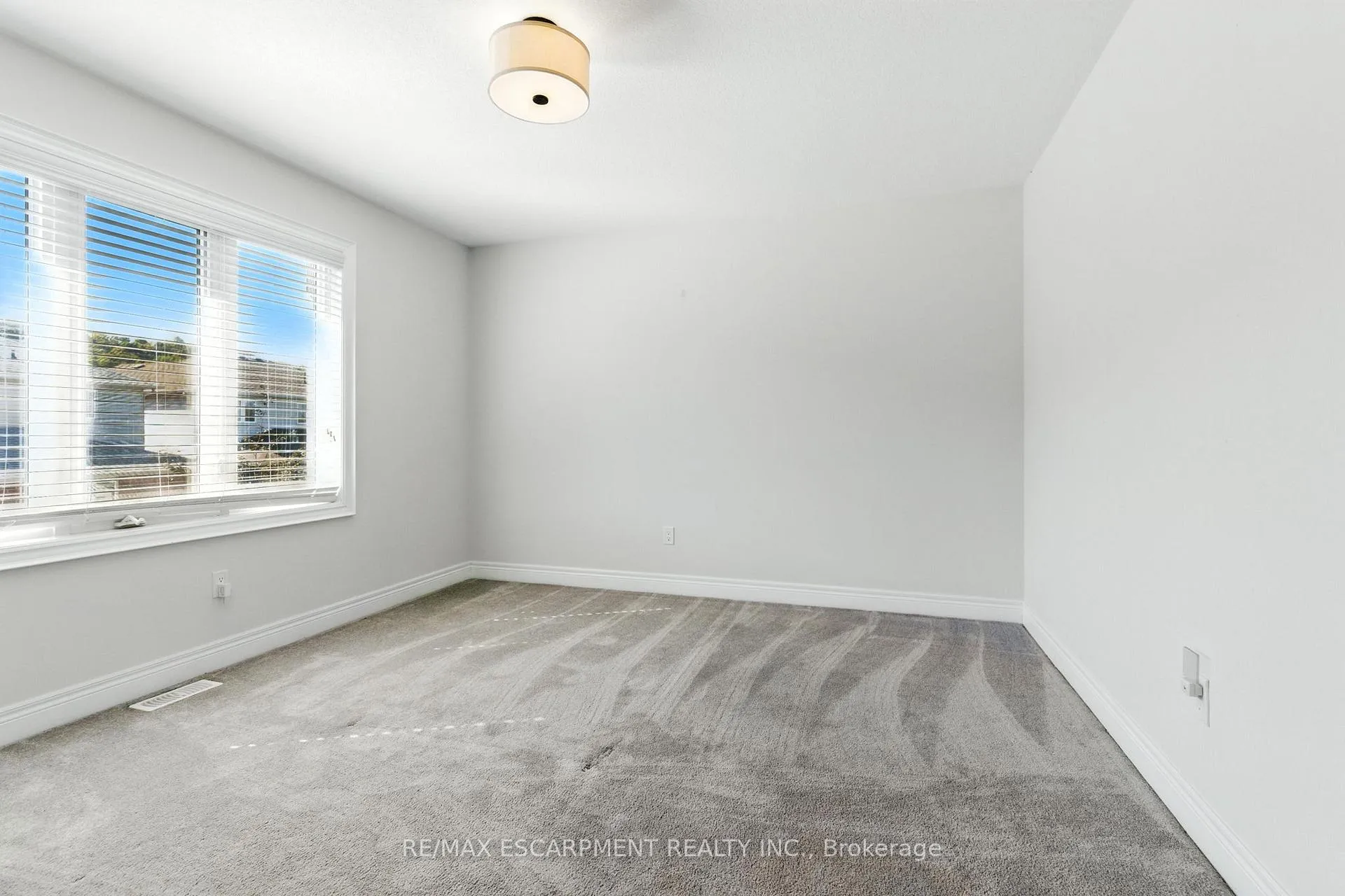 Photo 28 of 43 Riesling Court, Hamilton, Gershome — HOMEH