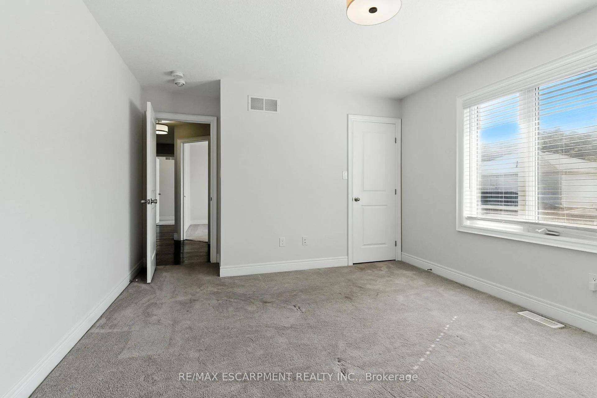 Photo 29 of 43 Riesling Court, Hamilton, Gershome — HOMEH