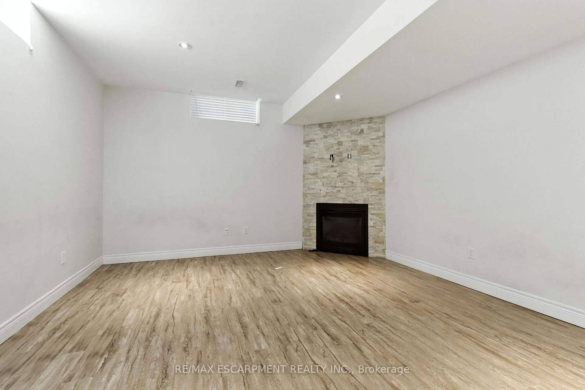 Photo 34 of 43 Riesling Court, Hamilton, Gershome — HOMEH