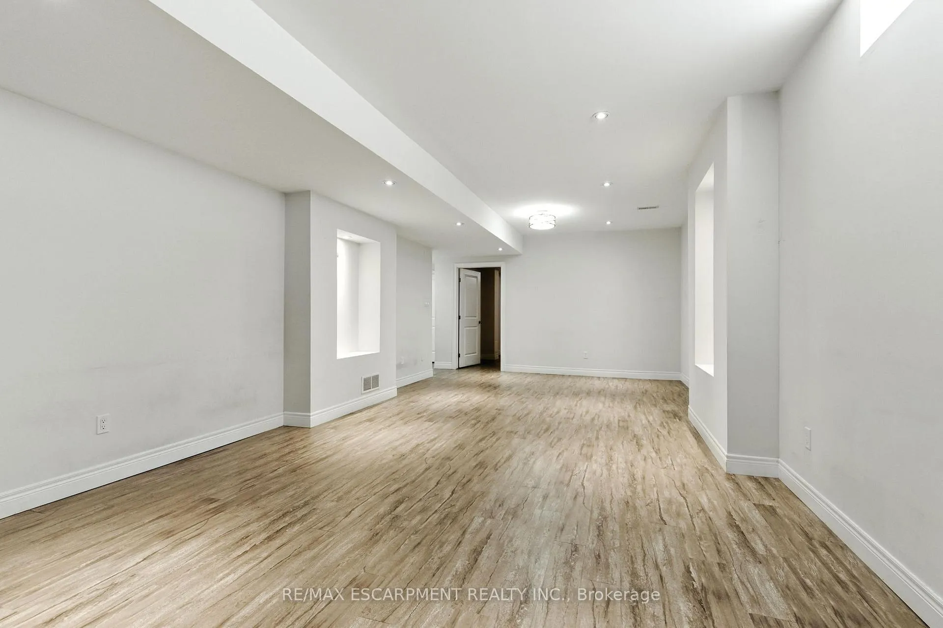 Photo 35 of 43 Riesling Court, Hamilton, Gershome — HOMEH
