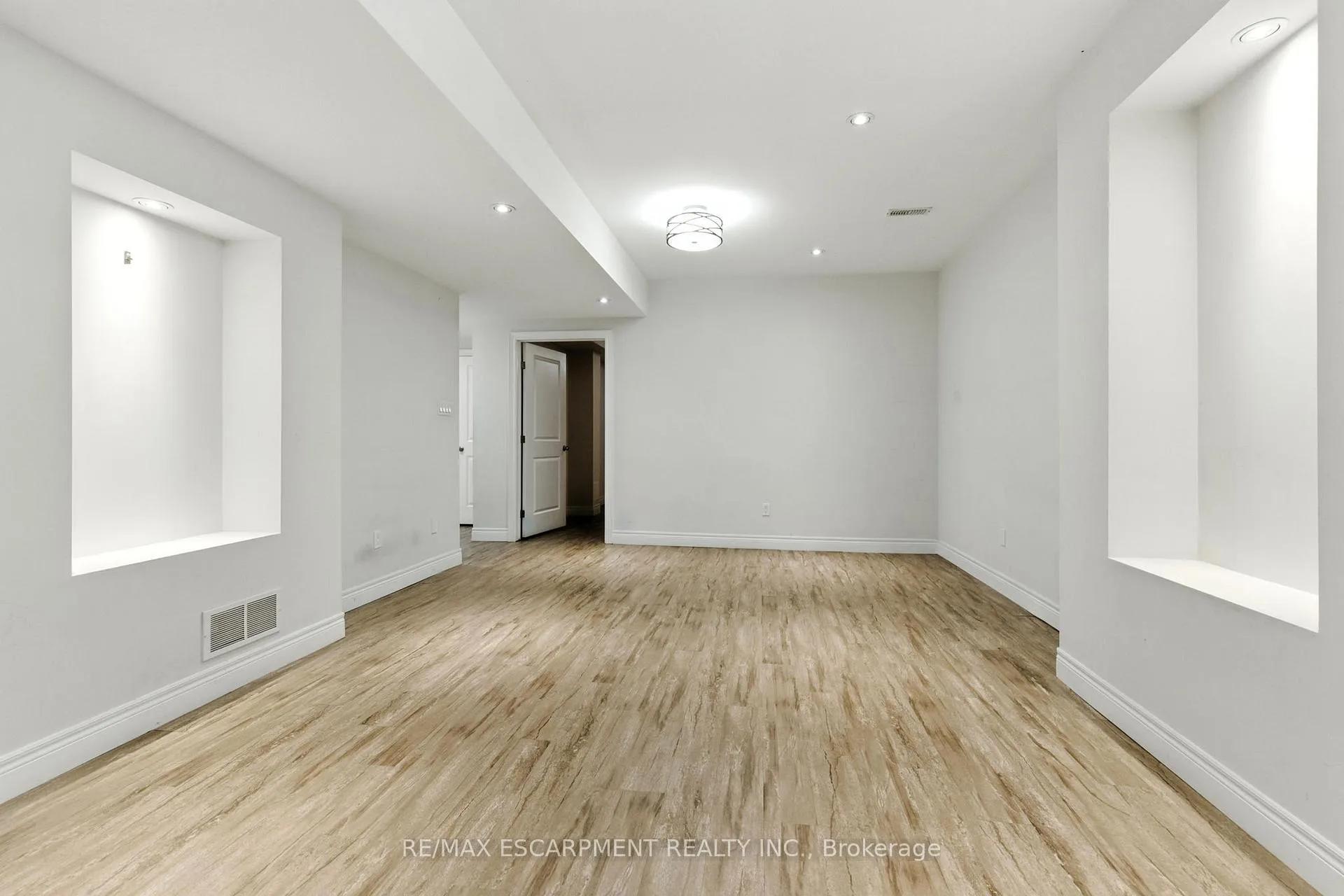 Photo 36 of 43 Riesling Court, Hamilton, Gershome — HOMEH