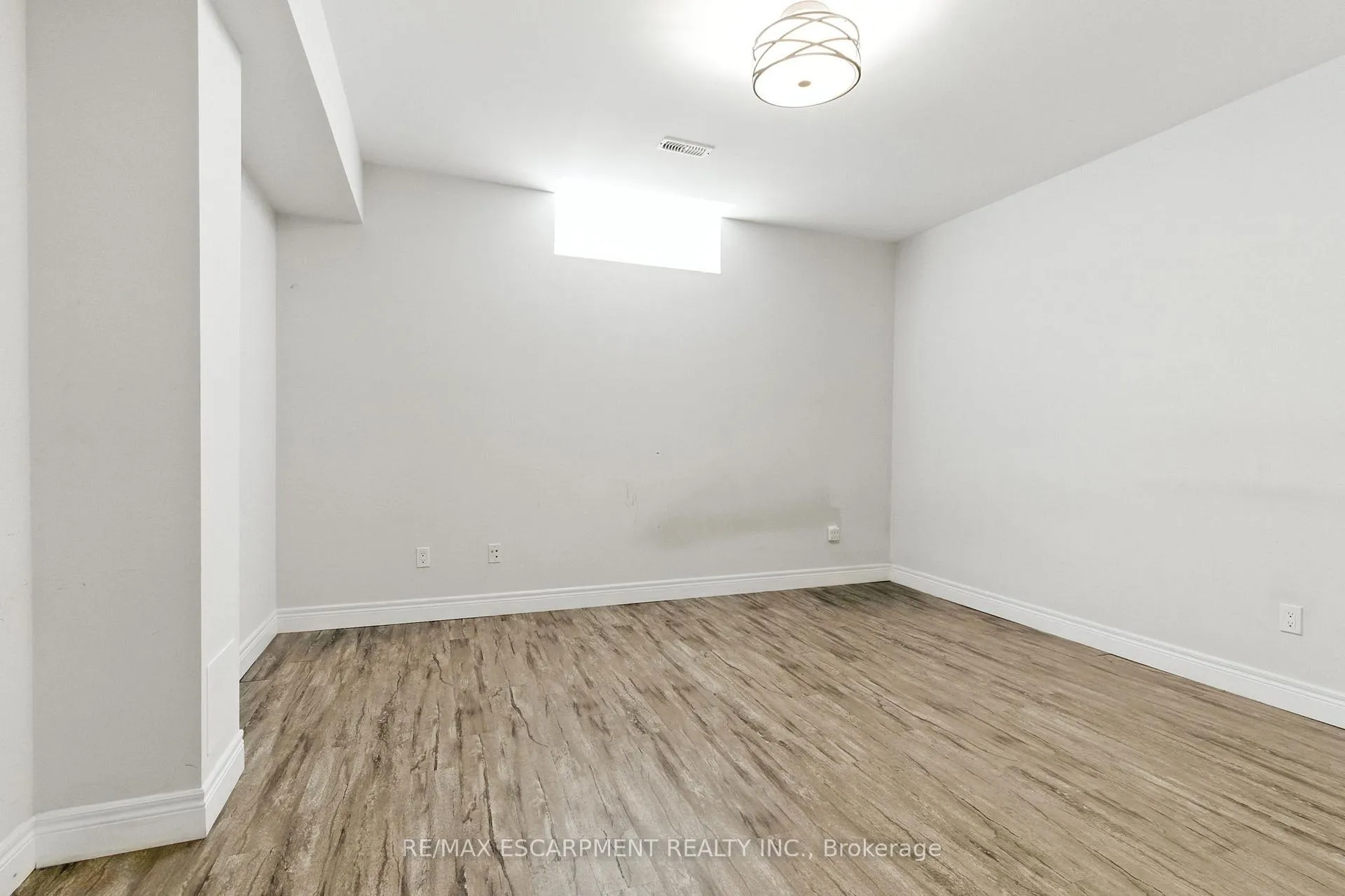 Photo 37 of 43 Riesling Court, Hamilton, Gershome — HOMEH