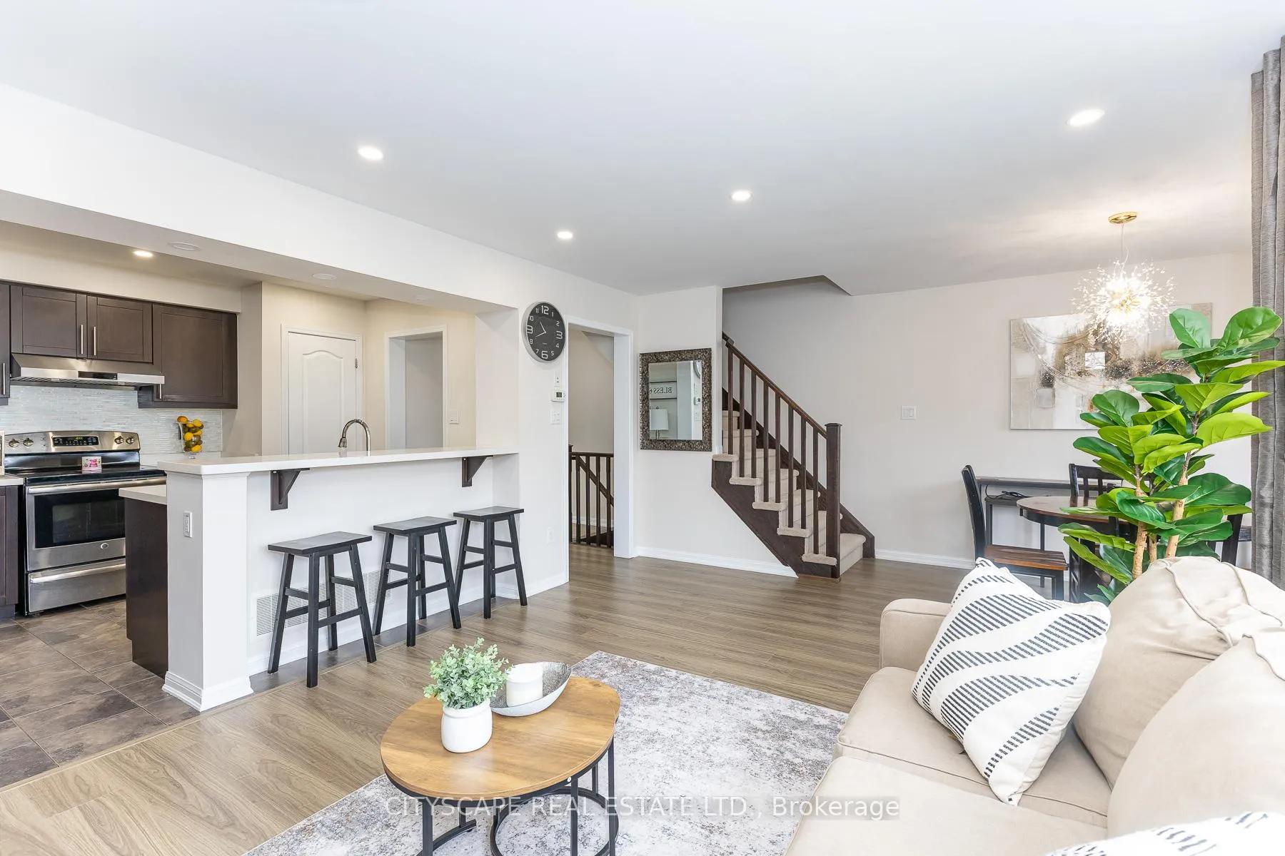 Photo 4 of 935 Nadalin Heights, Milton, Willmott — HOMEH