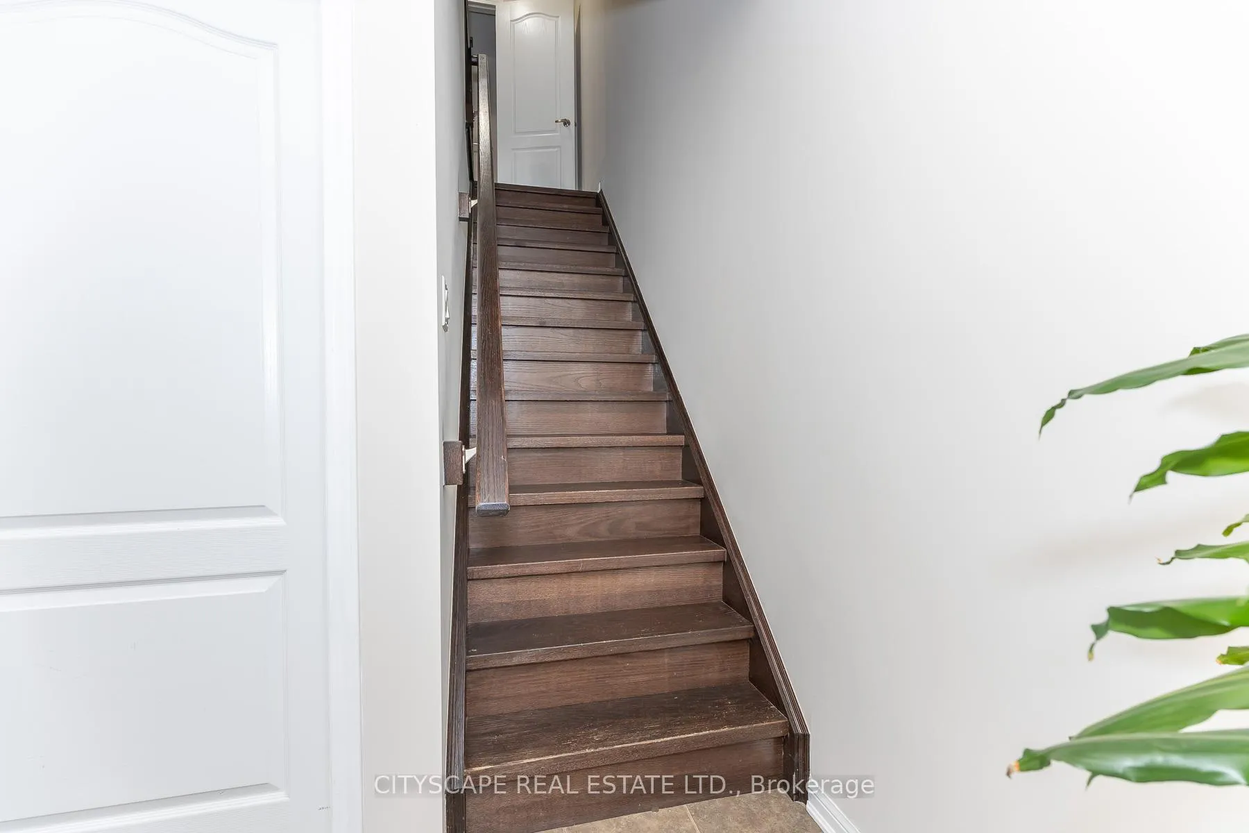 Photo 9 of 935 Nadalin Heights, Milton, Willmott — HOMEH
