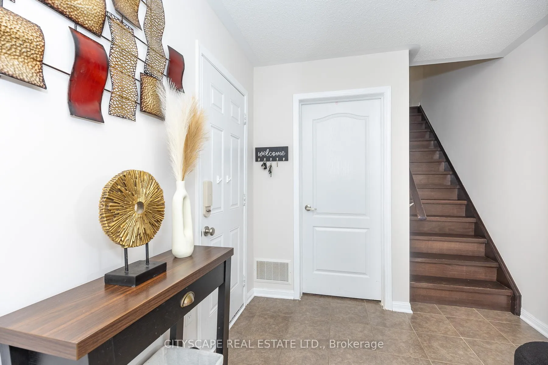 Photo 11 of 935 Nadalin Heights, Milton, Willmott — HOMEH