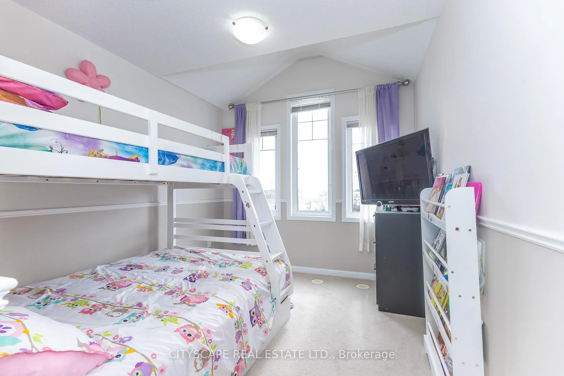 Photo 15 of 935 Nadalin Heights, Milton, Willmott — HOMEH