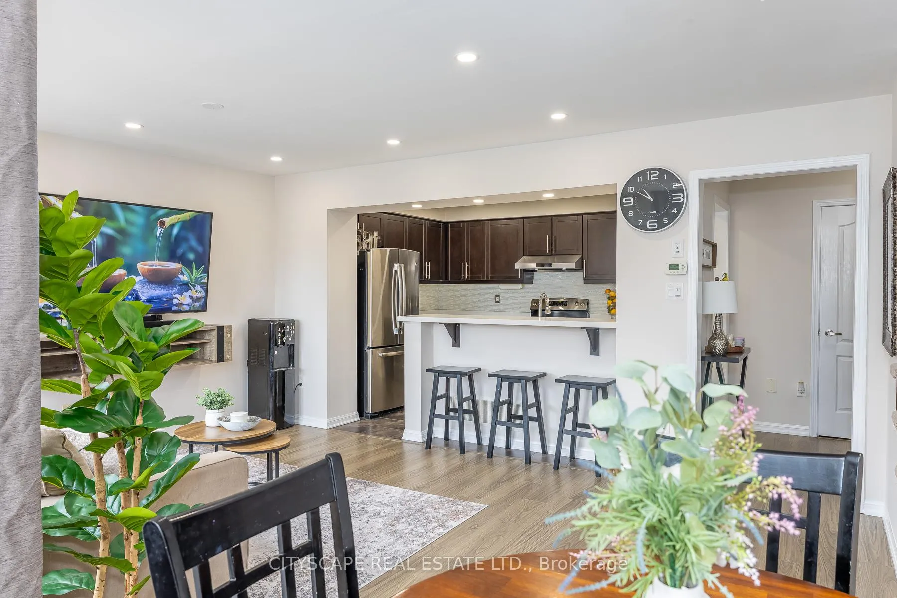 Photo 31 of 935 Nadalin Heights, Milton, Willmott — HOMEH