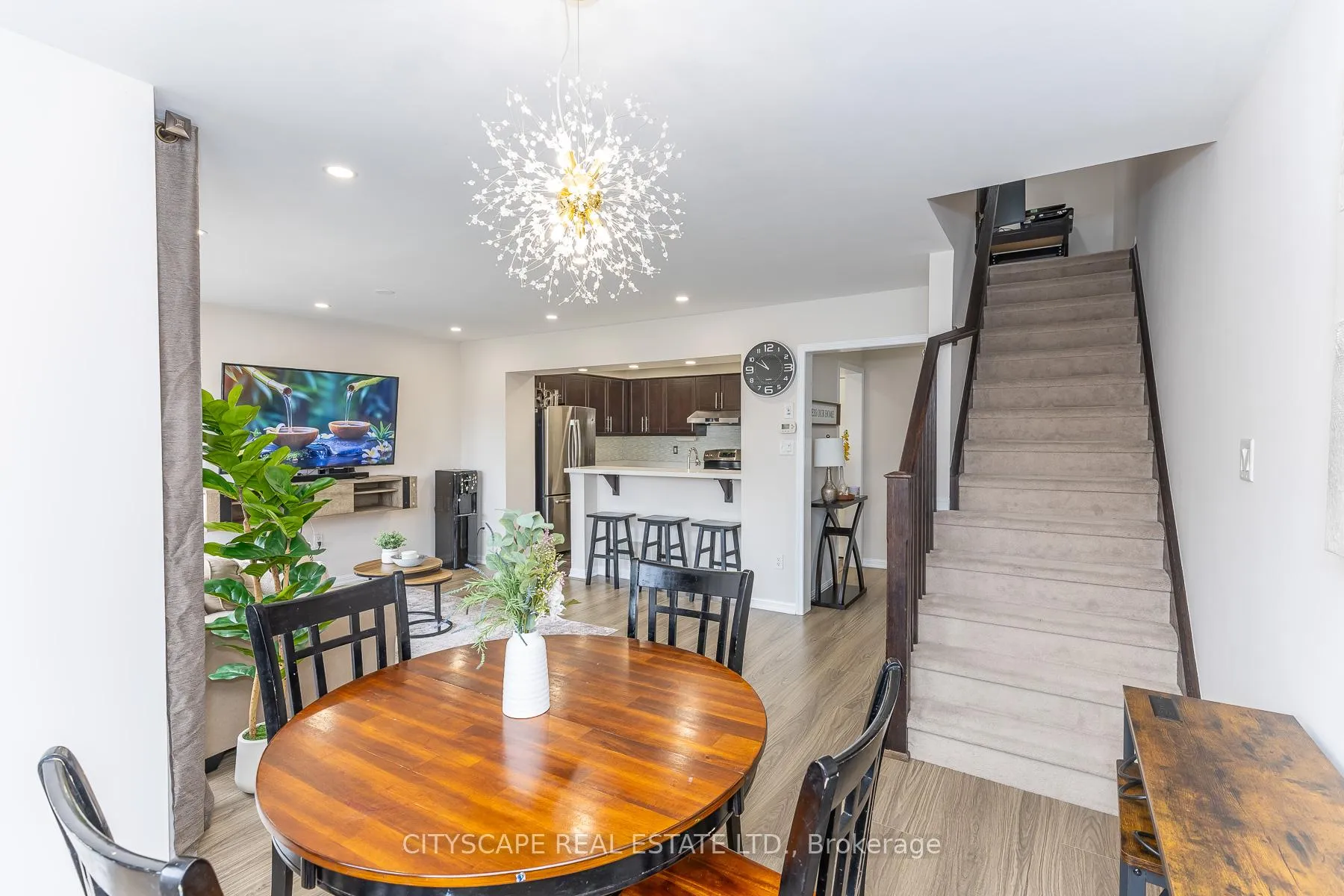 Photo 32 of 935 Nadalin Heights, Milton, Willmott — HOMEH