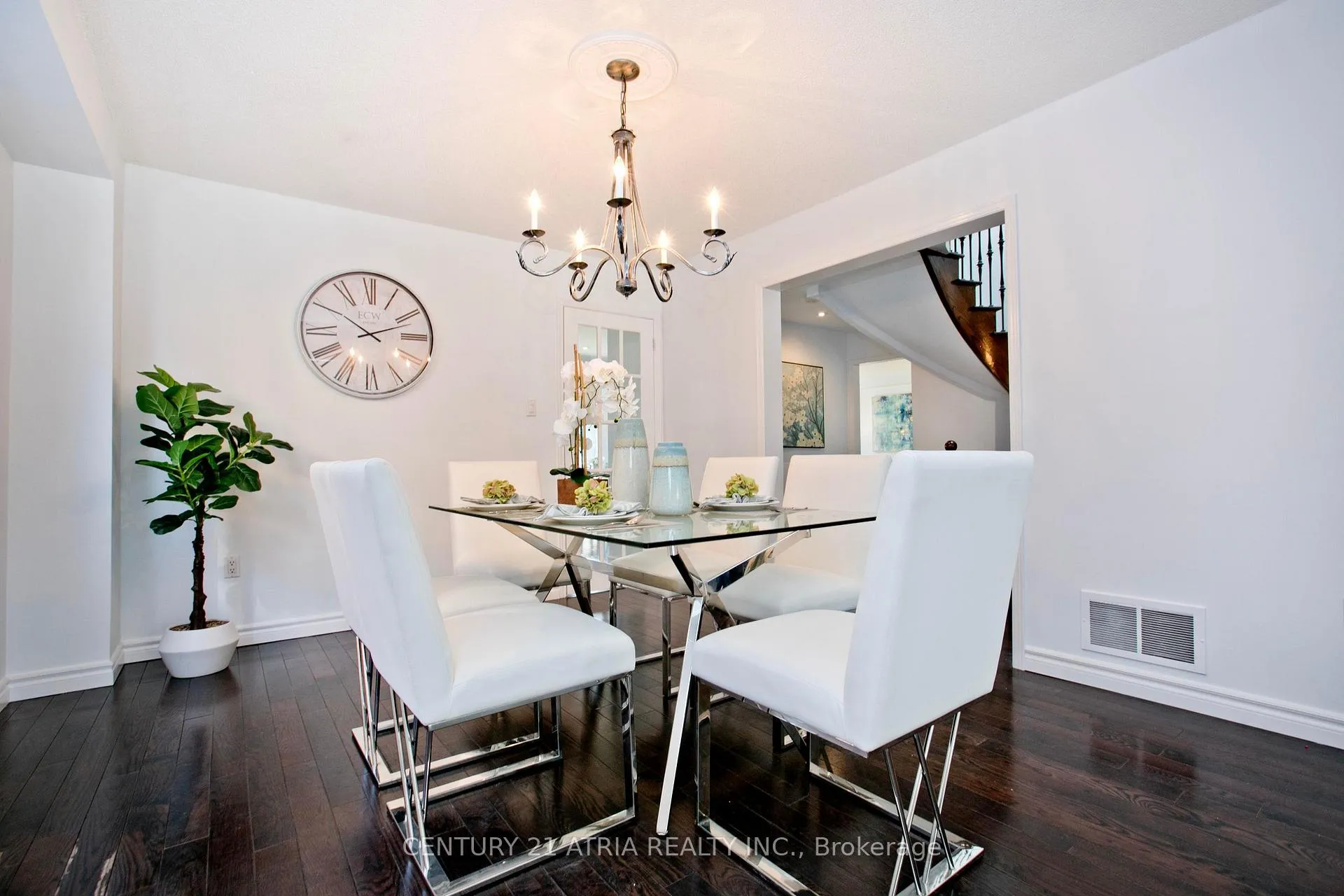 Photo 3 of 53 Conistan Road, Markham, Unionville — HOMEH