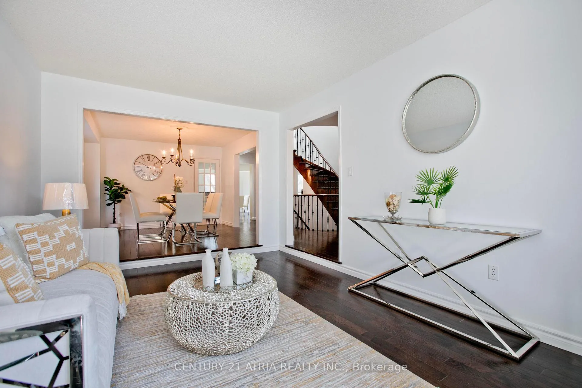 Photo 6 of 53 Conistan Road, Markham, Unionville — HOMEH