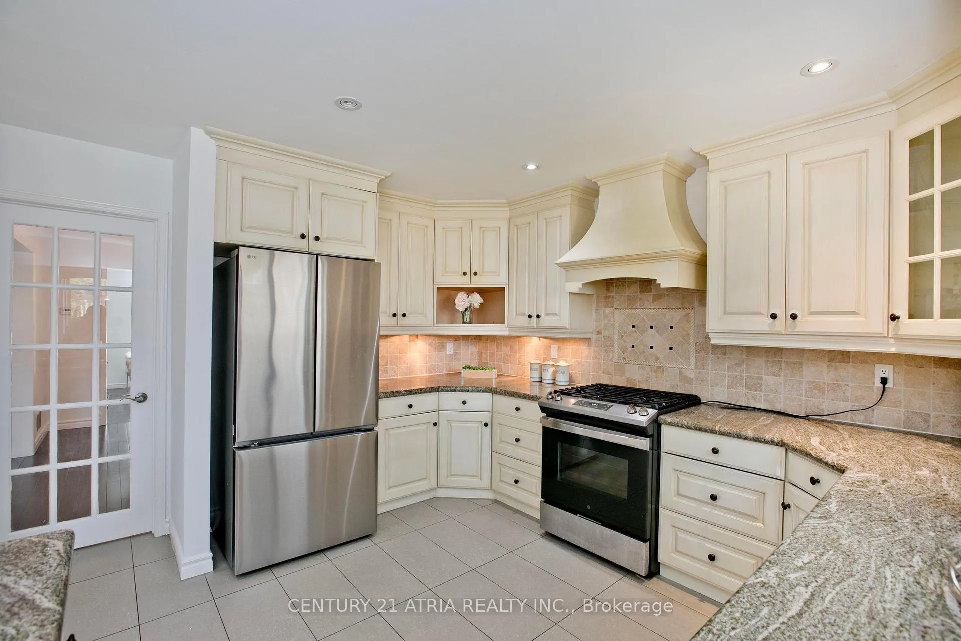 Photo 11 of 53 Conistan Road, Markham, Unionville — HOMEH