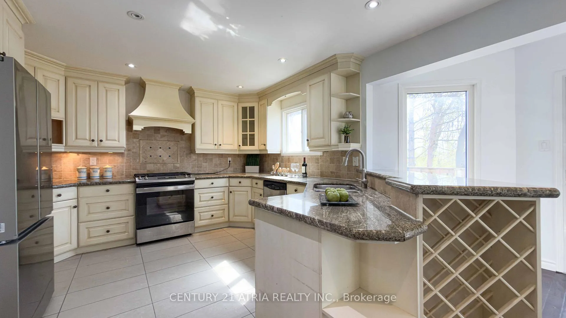 Photo 43 of 53 Conistan Road, Markham, Unionville — HOMEH