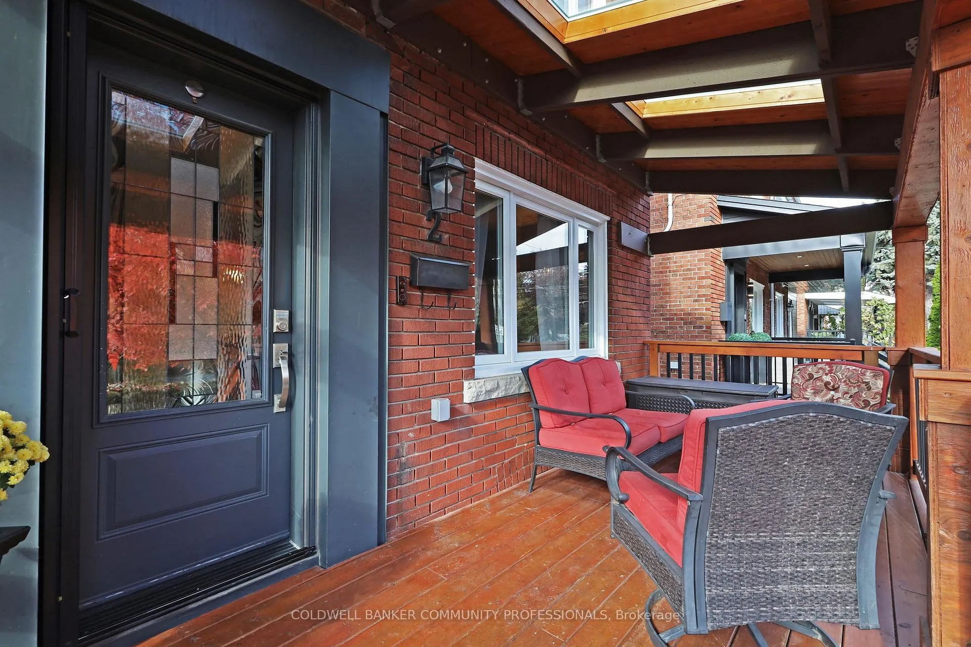 Photo 3 of 2 Lankin Boulevard, Toronto, Danforth Village-East York — HOMEH