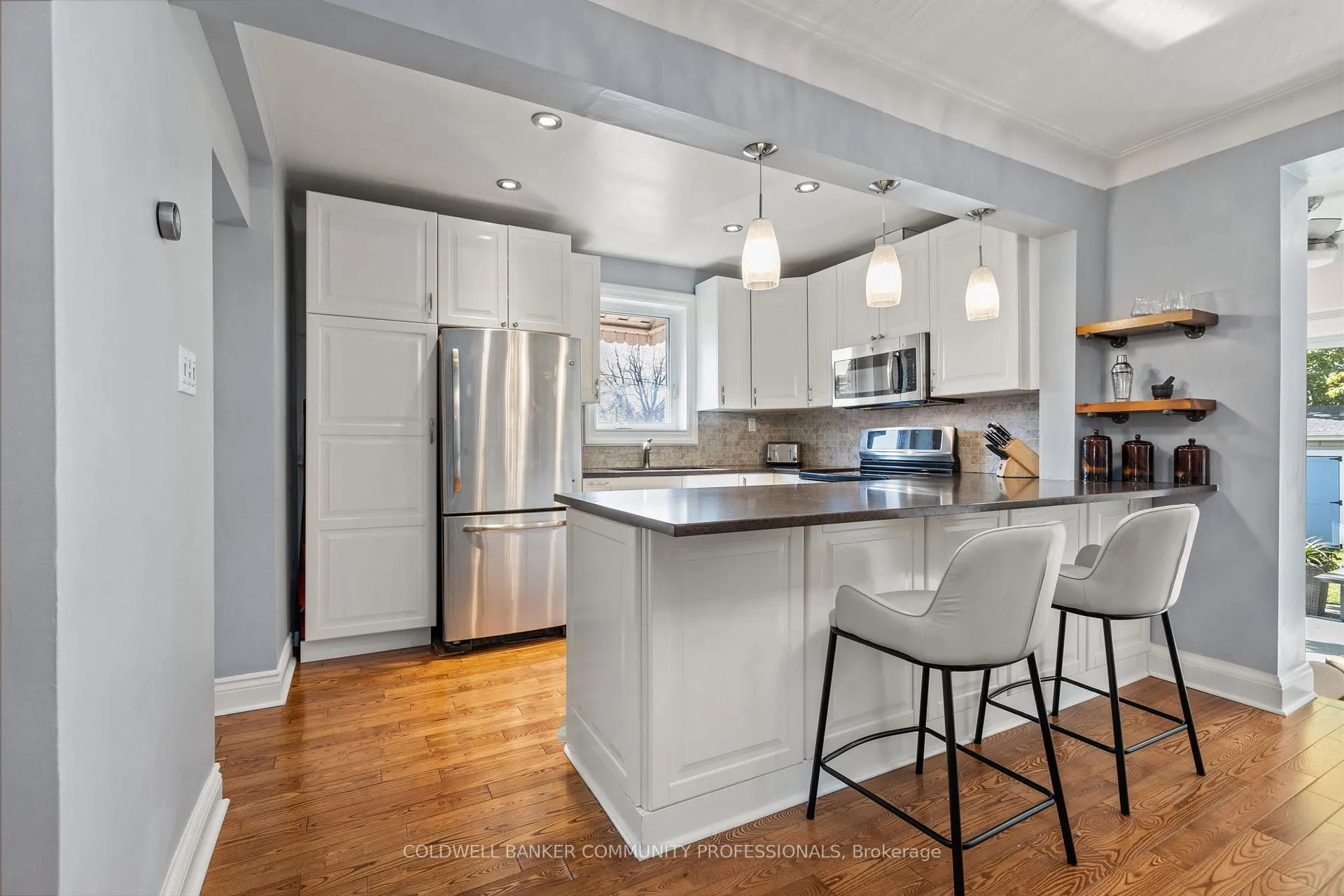 Photo 11 of 2 Lankin Boulevard, Toronto, Danforth Village-East York — HOMEH