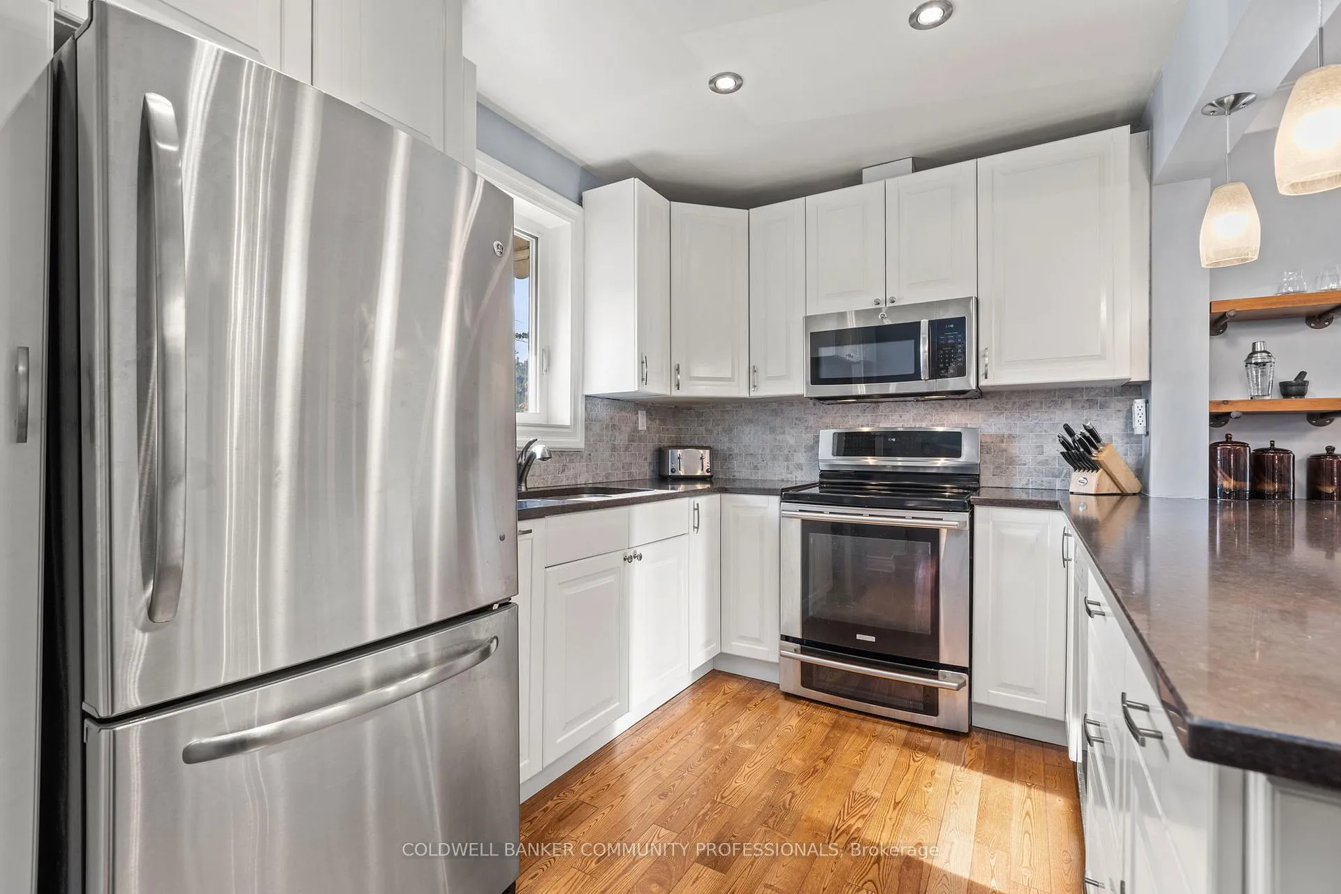 Photo 12 of 2 Lankin Boulevard, Toronto, Danforth Village-East York — HOMEH
