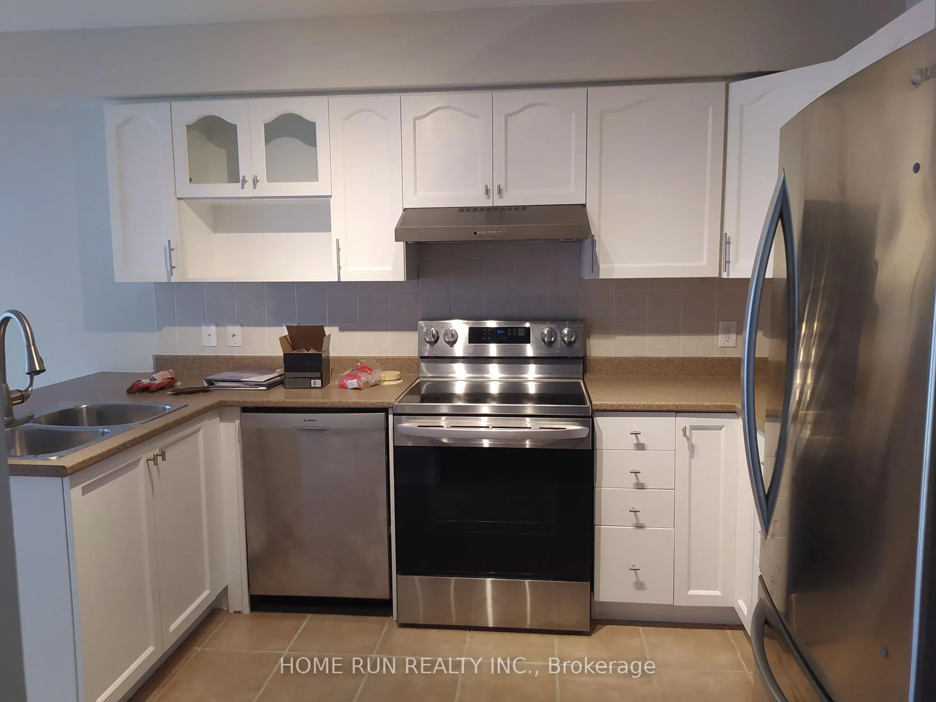 Photo 6 of 131 Braddock Private, Ottawa, Barrhaven - Stonebridge — HOMEH