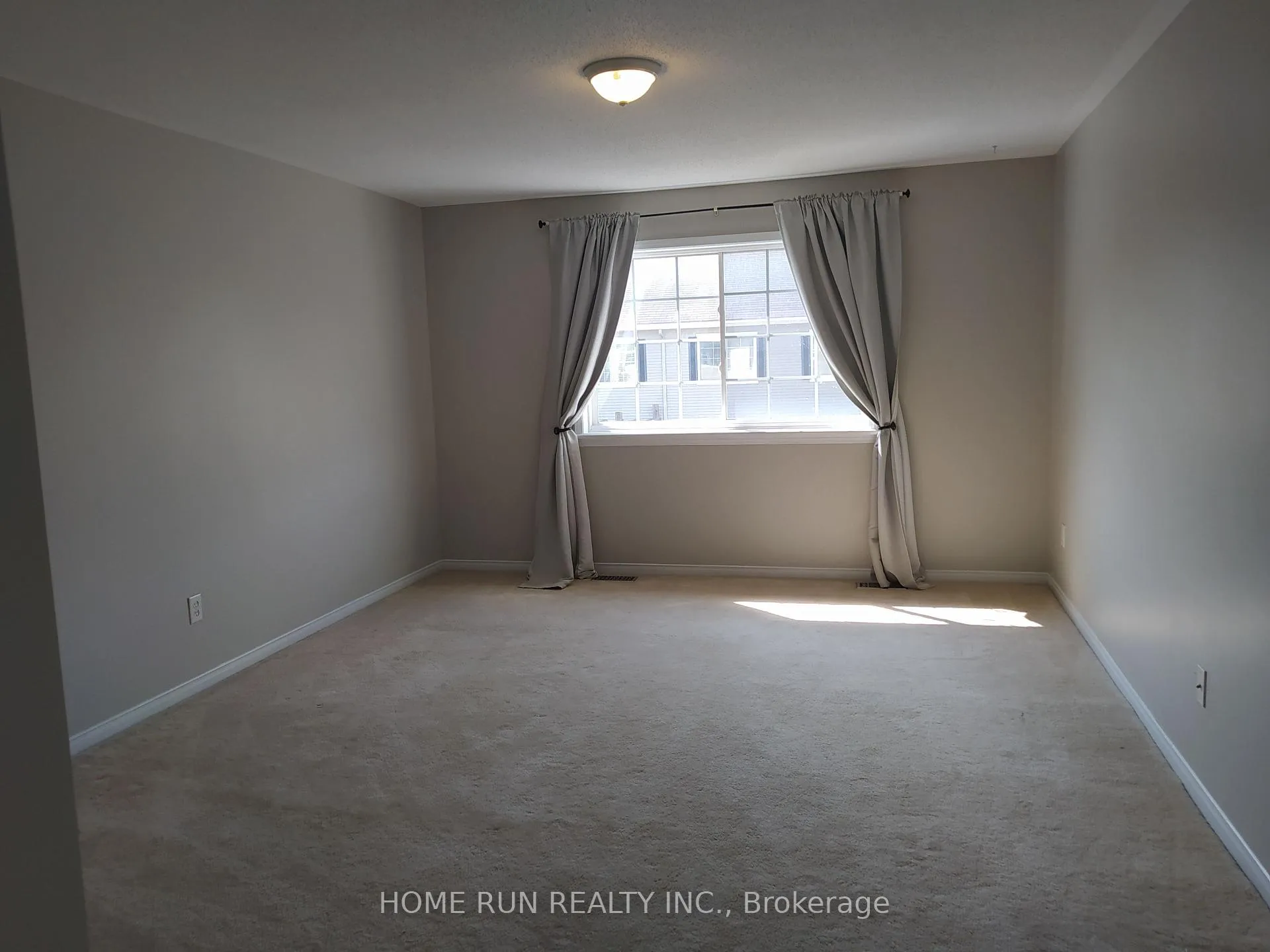 Photo 13 of 131 Braddock Private, Ottawa, Barrhaven - Stonebridge — HOMEH