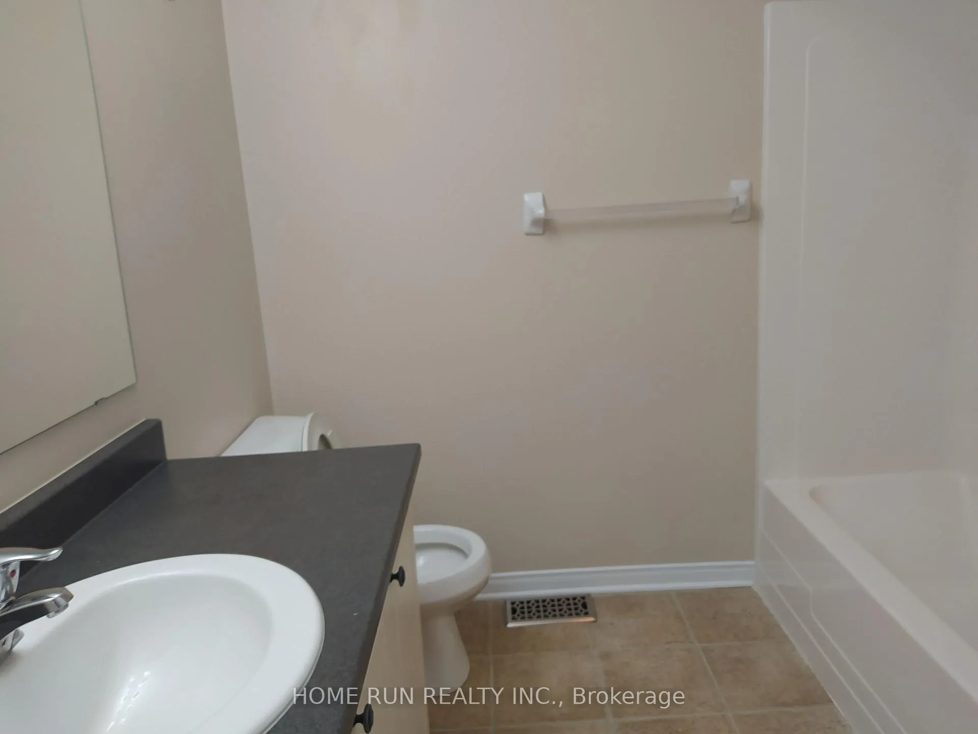 Photo 16 of 131 Braddock Private, Ottawa, Barrhaven - Stonebridge — HOMEH