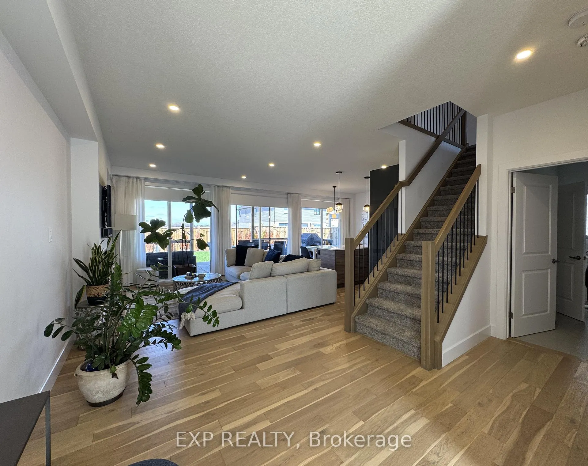 Photo 7 of 1562 Bob Schram Way, London, North S — HOMEH