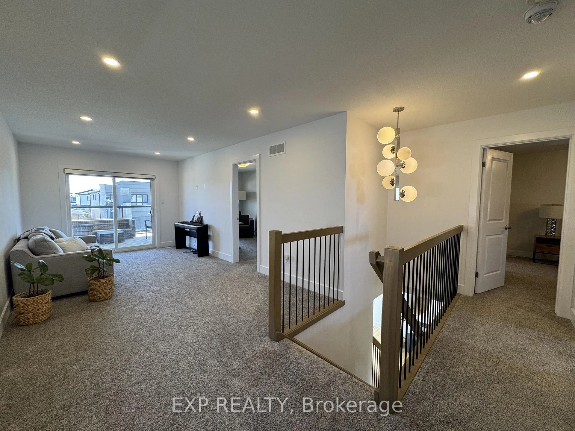 Photo 14 of 1562 Bob Schram Way, London, North S — HOMEH