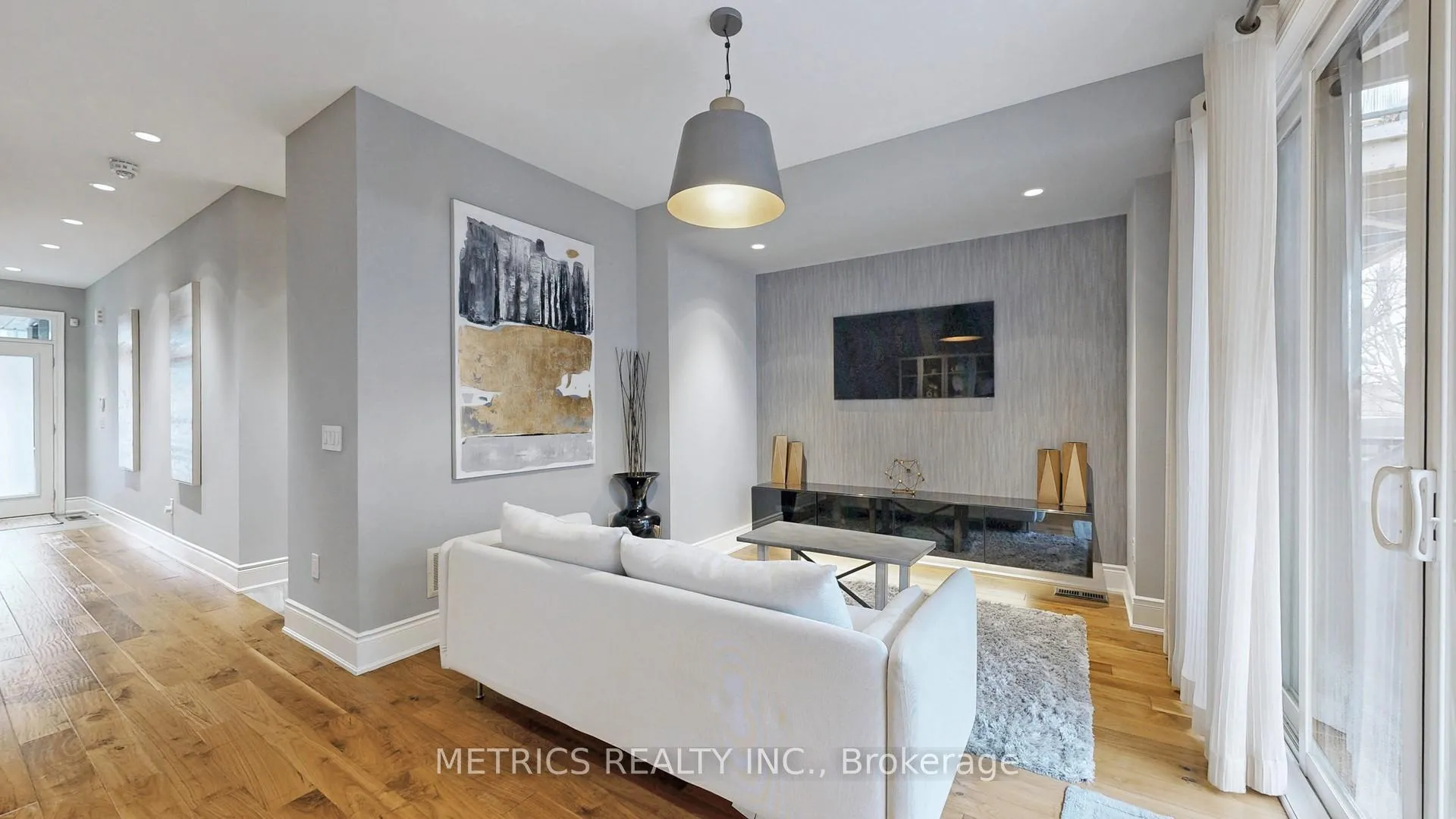 Photo 5 of 4 Glenngarry Crescent, Vaughan, Maple — HOMEH