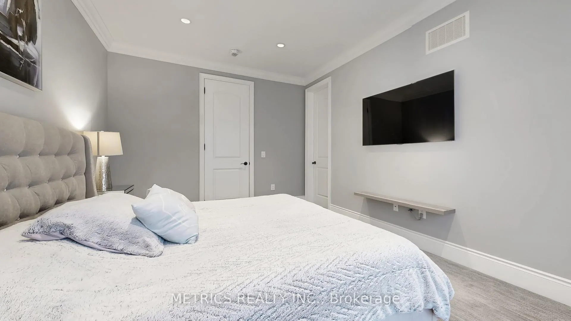 Photo 32 of 4 Glenngarry Crescent, Vaughan, Maple — HOMEH