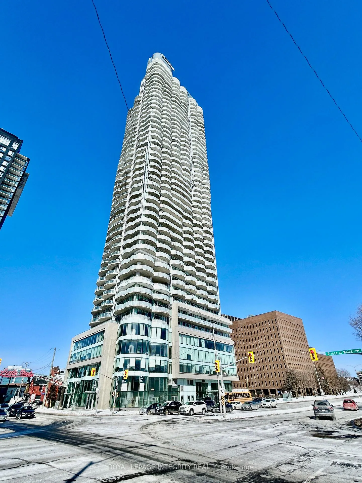 Front of Unit 3402, 805 Carling Avenue