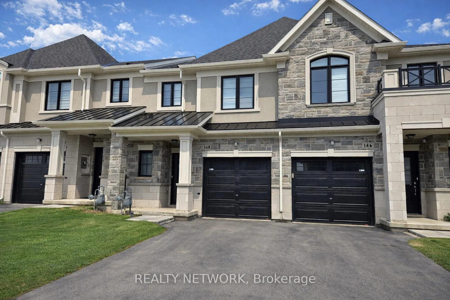 Front of 148 Aquasanta Crescent