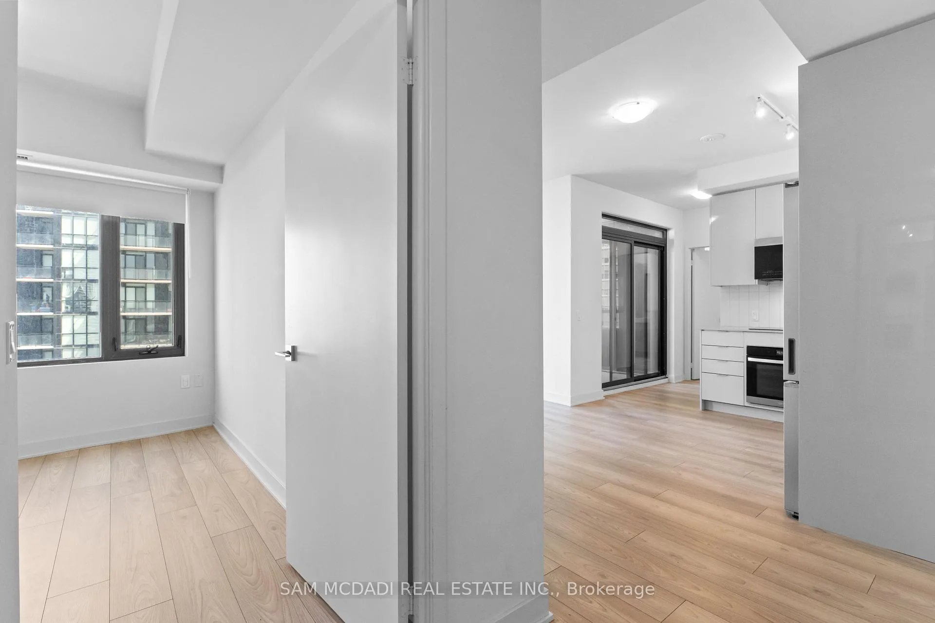 Photo 3 of Unit 2205, 2920 Highway 7 Road, Vaughan, Concord — HOMEH