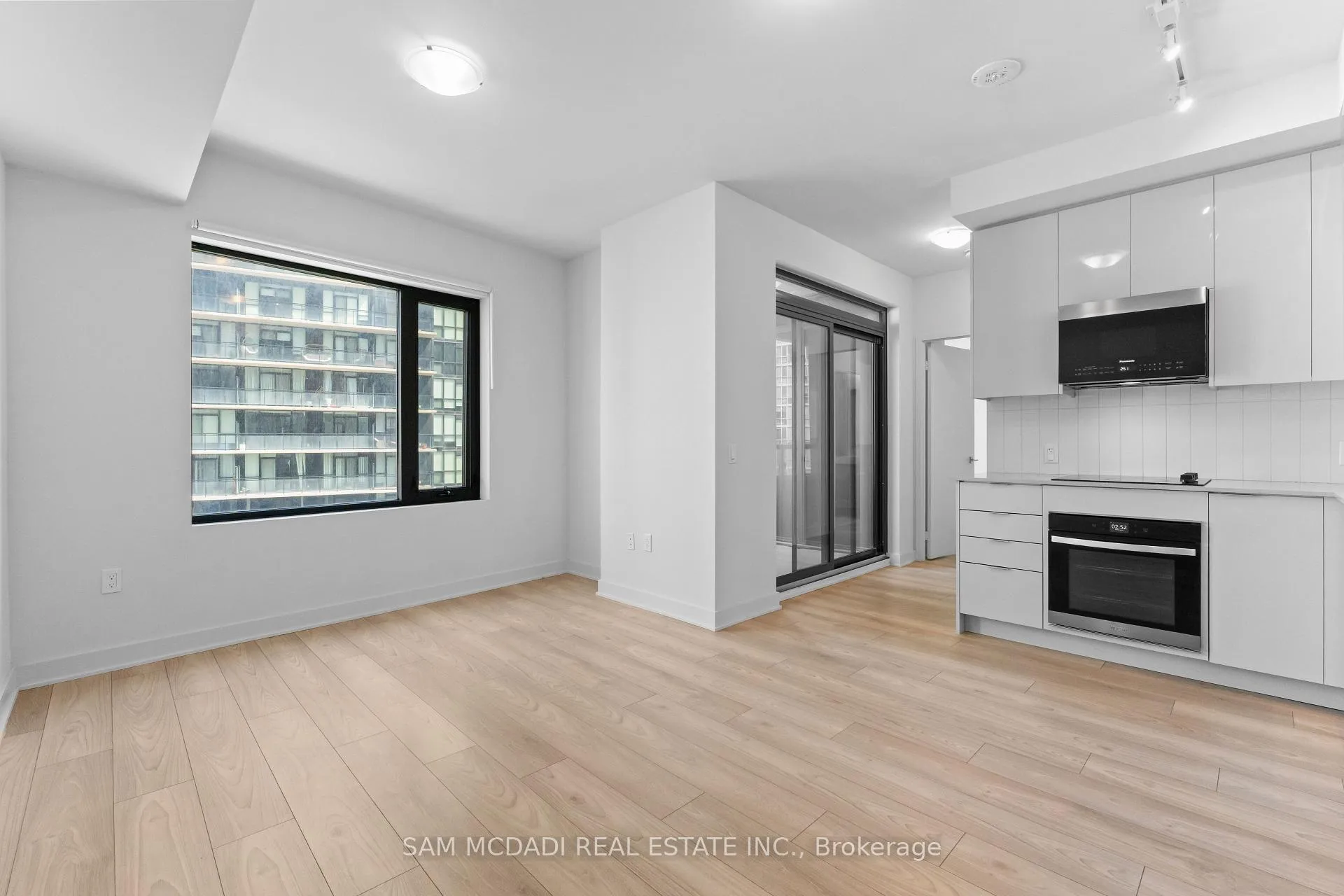 Photo 6 of Unit 2205, 2920 Highway 7 Road, Vaughan, Concord — HOMEH