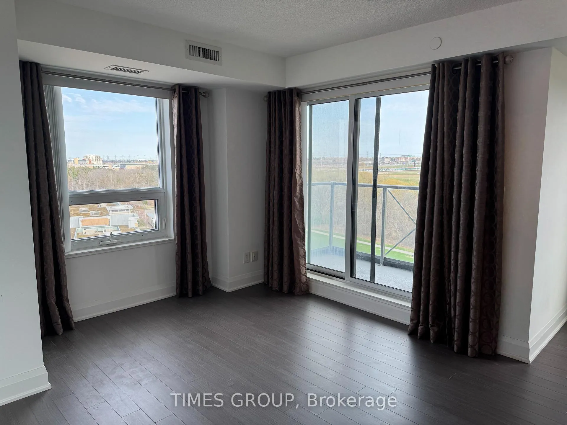 Photo 5 of Unit 1108, 8200 Birchmount Road, Markham, Unionville — HOMEH