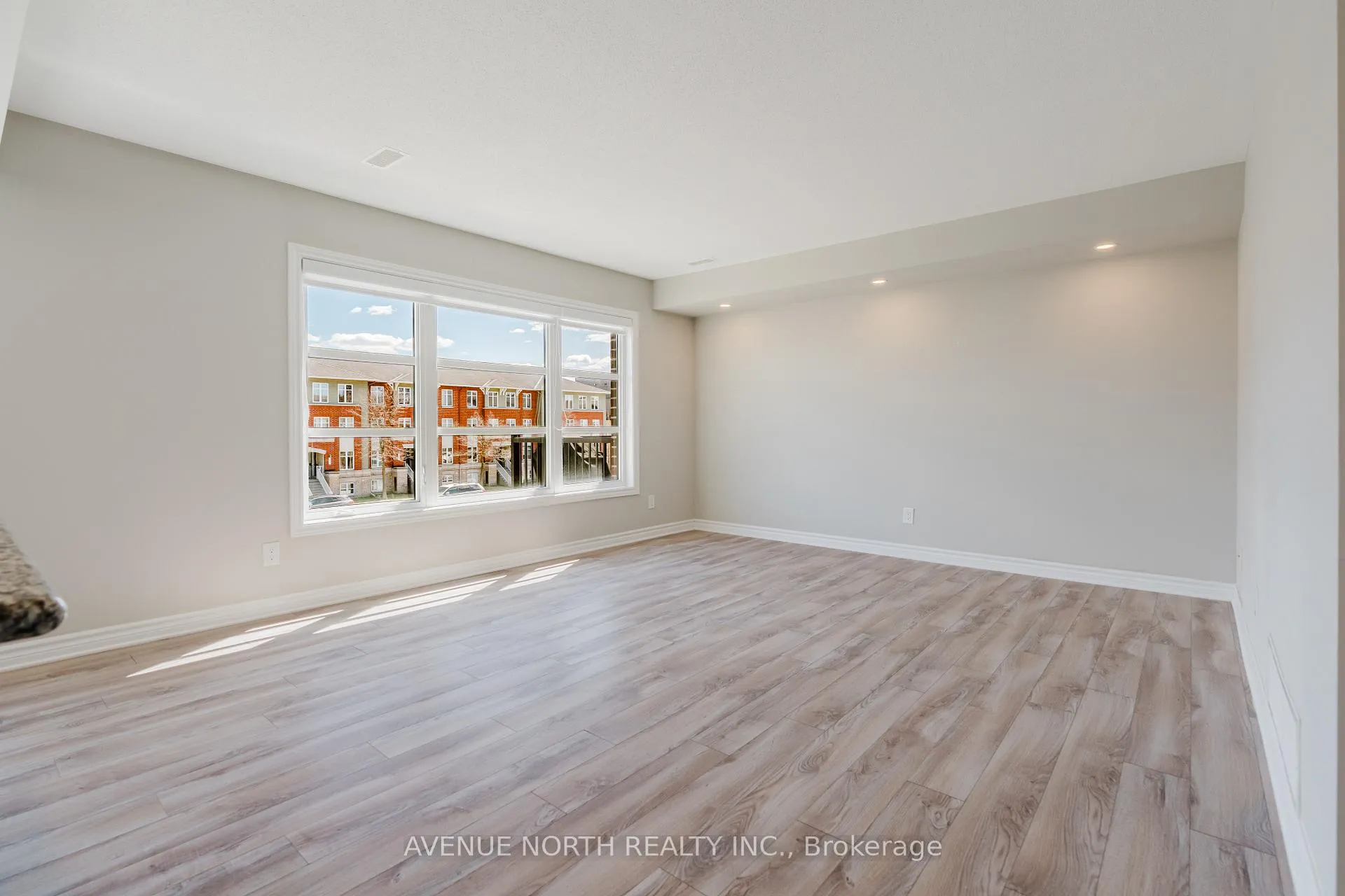 Photo 7 of Unit 32, 735 Chapman Mills Drive, Ottawa, Barrhaven - Strandherd — HOMEH