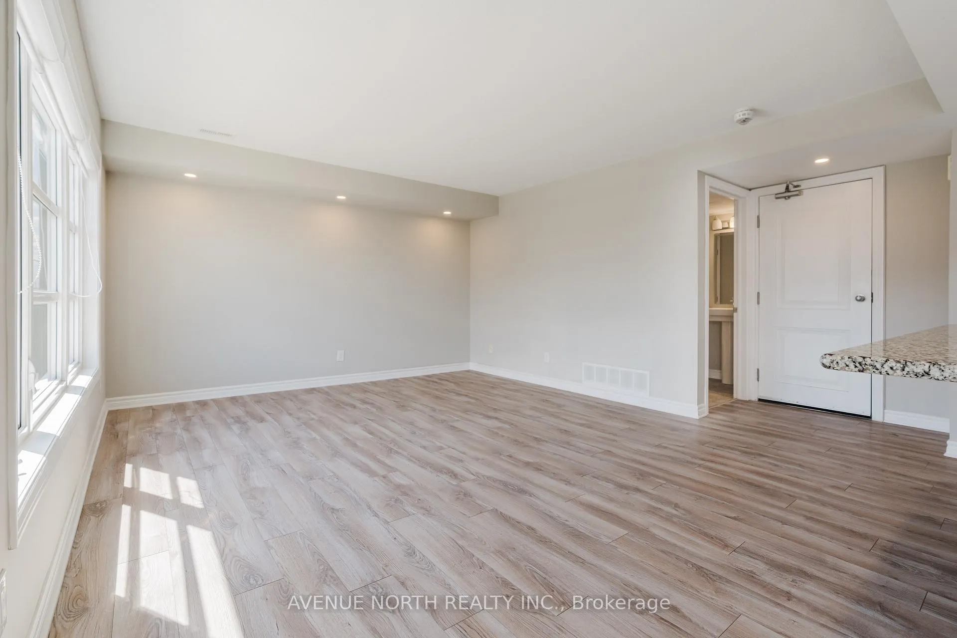 Photo 8 of Unit 32, 735 Chapman Mills Drive, Ottawa, Barrhaven - Strandherd — HOMEH