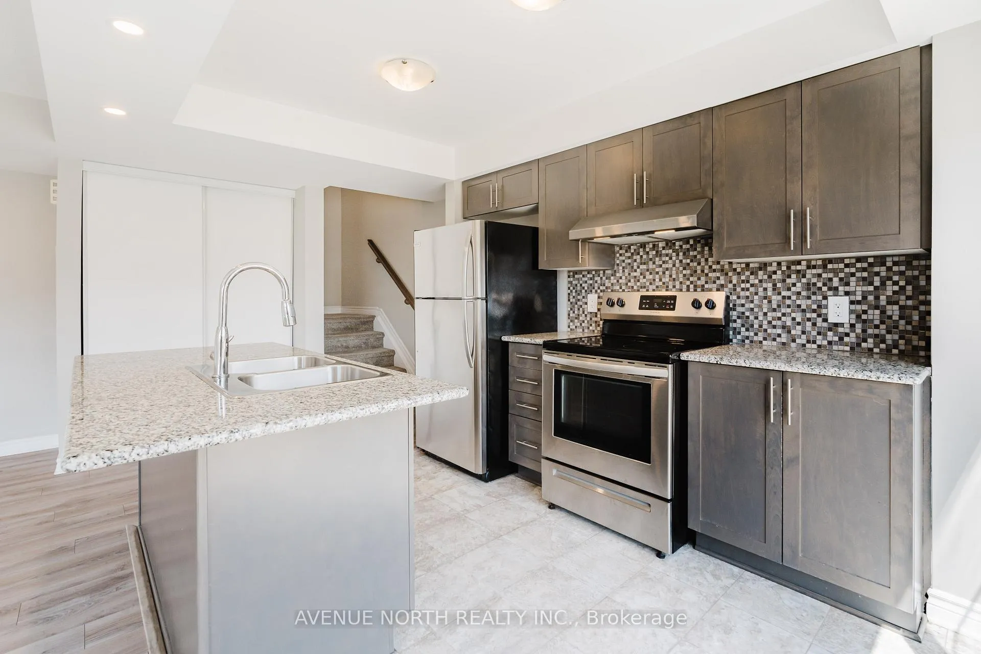 Photo 12 of Unit 32, 735 Chapman Mills Drive, Ottawa, Barrhaven - Strandherd — HOMEH