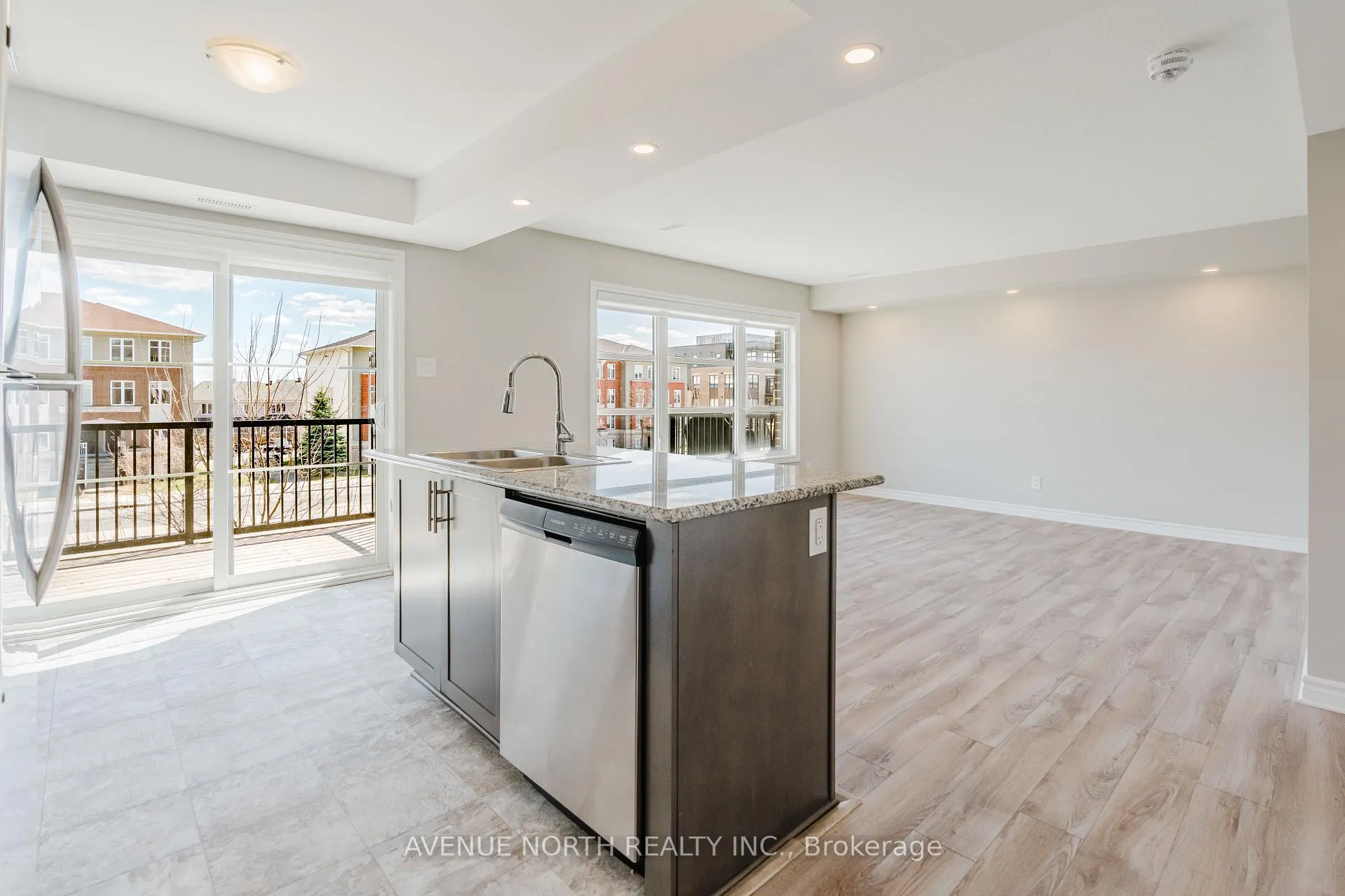 Photo 13 of Unit 32, 735 Chapman Mills Drive, Ottawa, Barrhaven - Strandherd — HOMEH