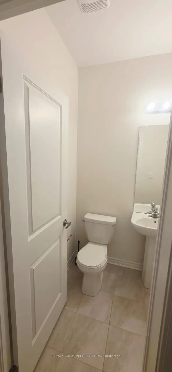 Photo 3 of 136 Sapphire Way, Thorold, Rolling Meadows — HOMEH