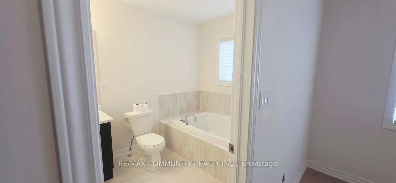 Photo 13 of 136 Sapphire Way, Thorold, Rolling Meadows — HOMEH