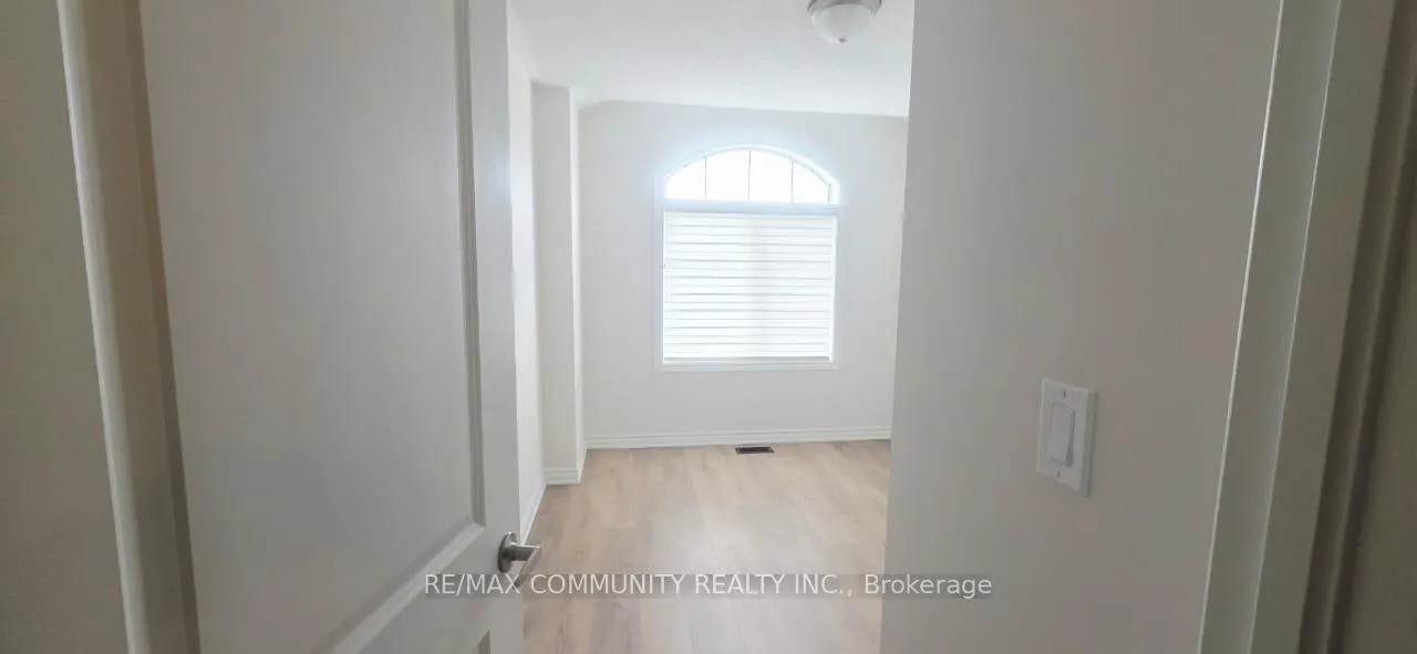 Photo 17 of 136 Sapphire Way, Thorold, Rolling Meadows — HOMEH