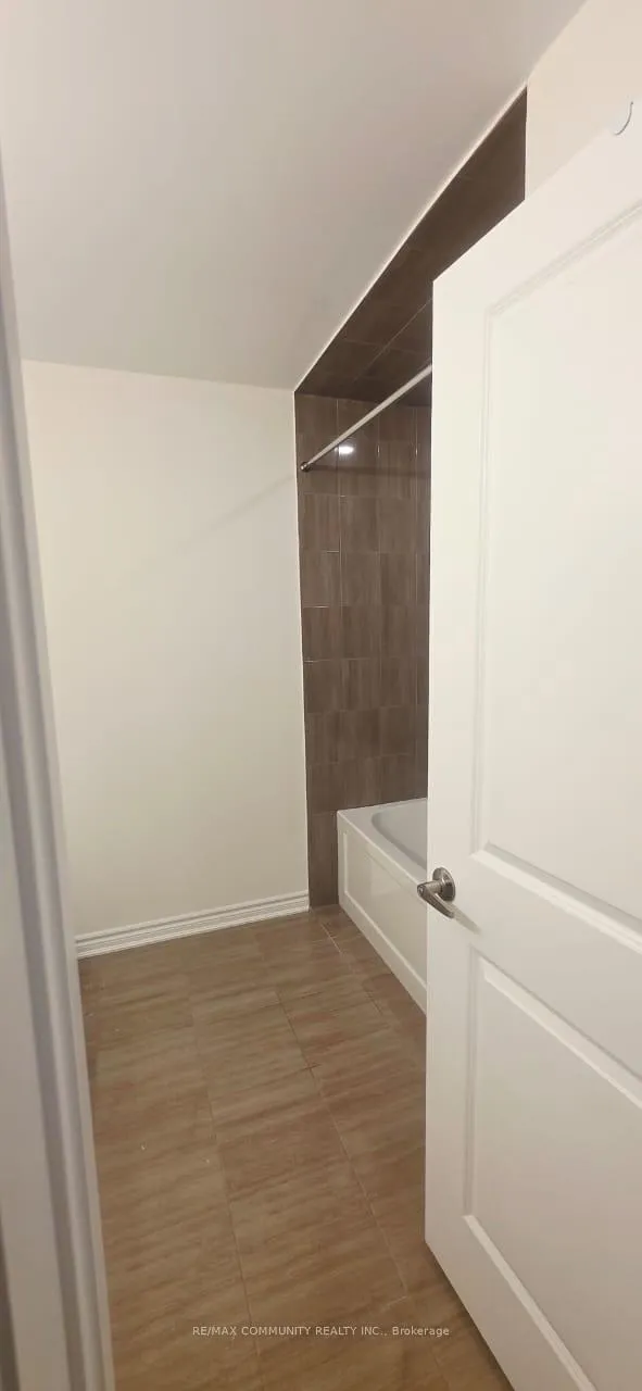 Photo 18 of 136 Sapphire Way, Thorold, Rolling Meadows — HOMEH