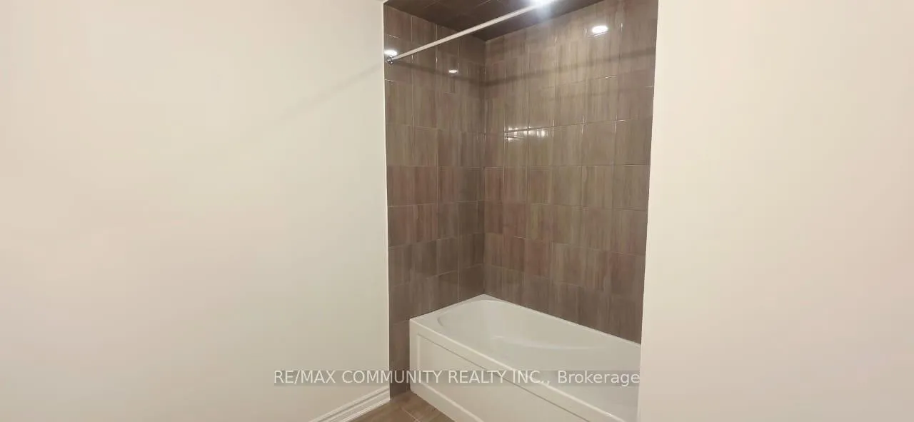 Photo 20 of 136 Sapphire Way, Thorold, Rolling Meadows — HOMEH