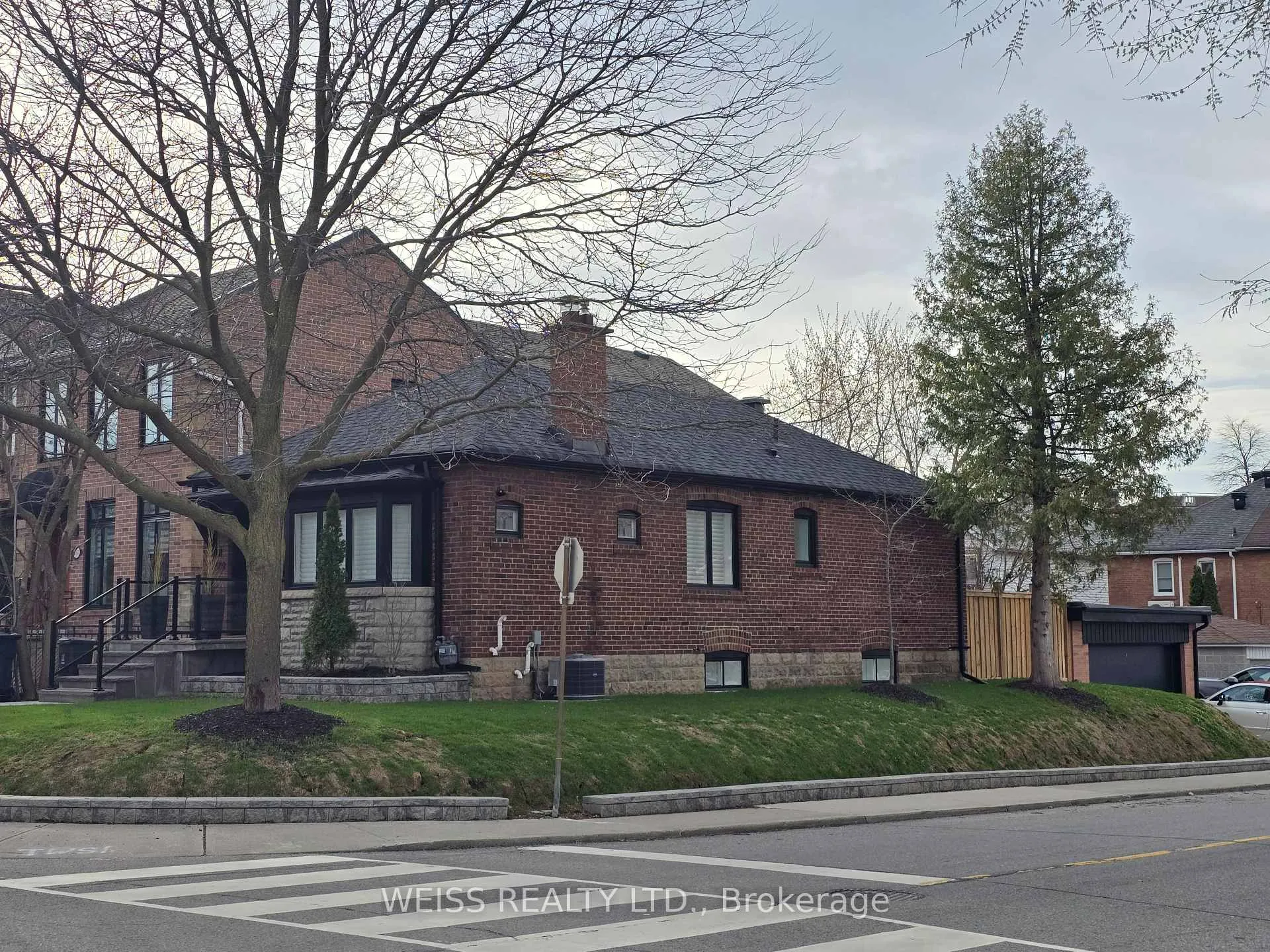Photo 2 of 199 Glengarry Avenue, Toronto, Lawrence Park North — HOMEH