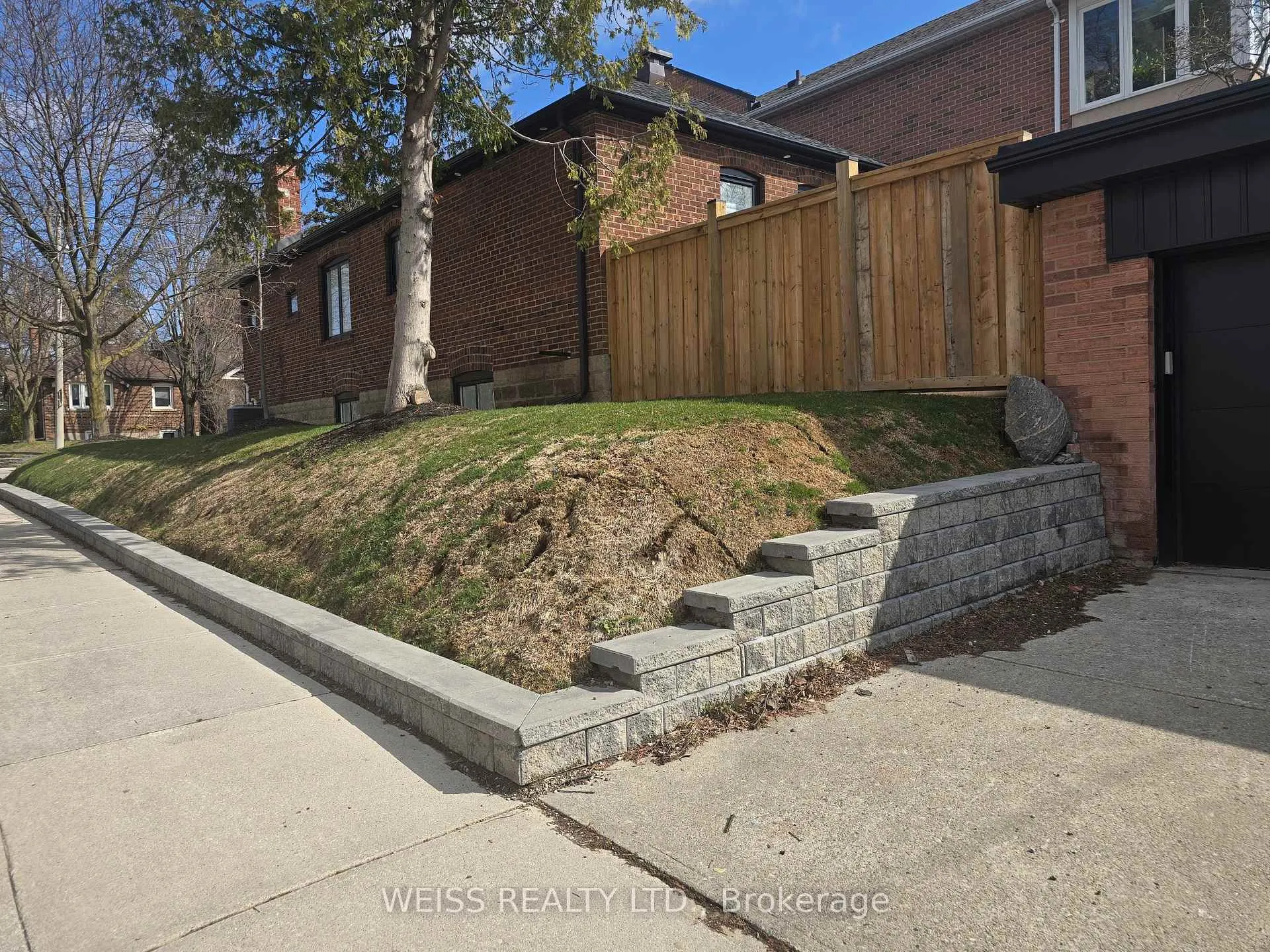 Photo 4 of 199 Glengarry Avenue, Toronto, Lawrence Park North — HOMEH