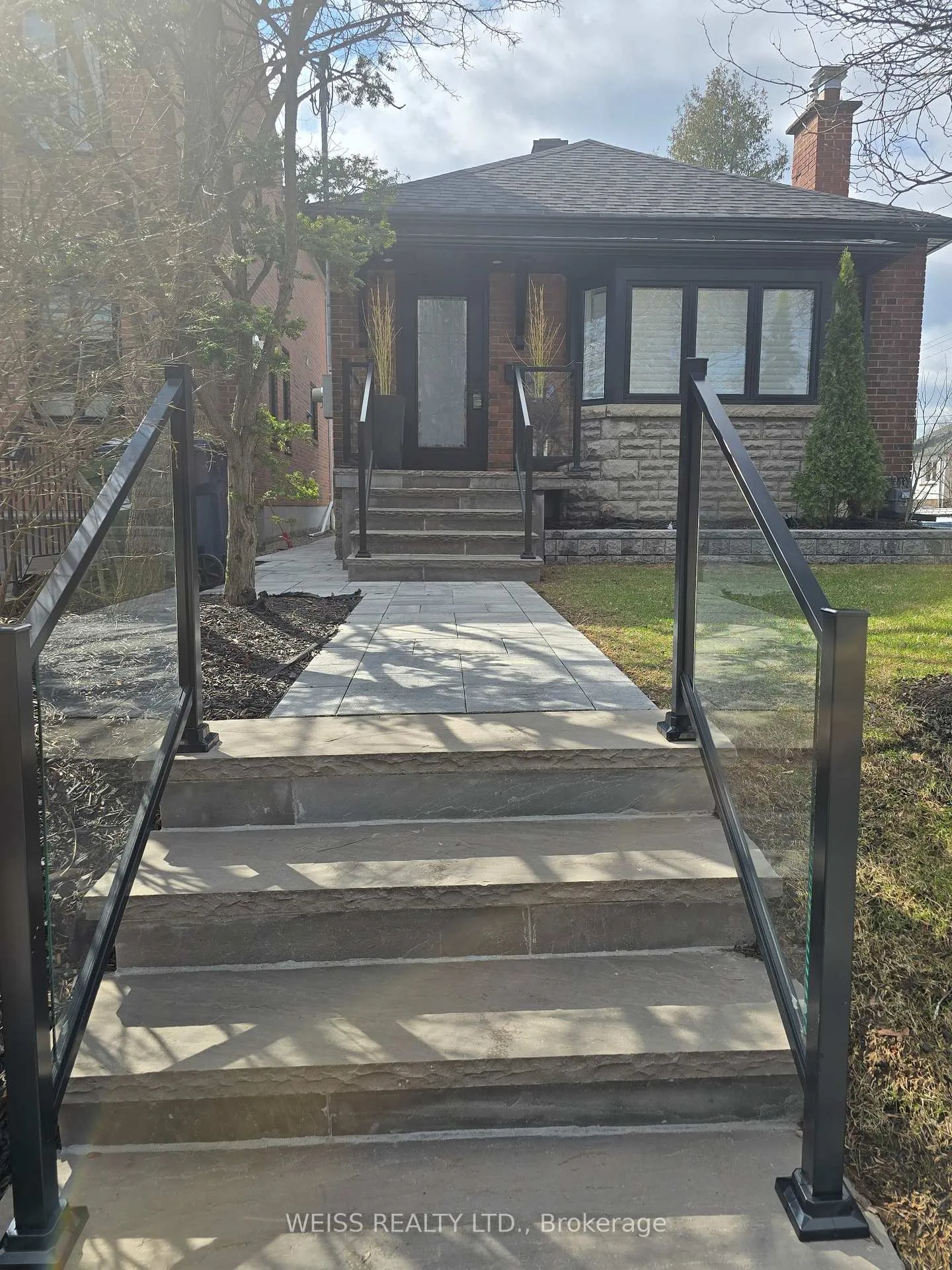 Photo 5 of 199 Glengarry Avenue, Toronto, Lawrence Park North — HOMEH