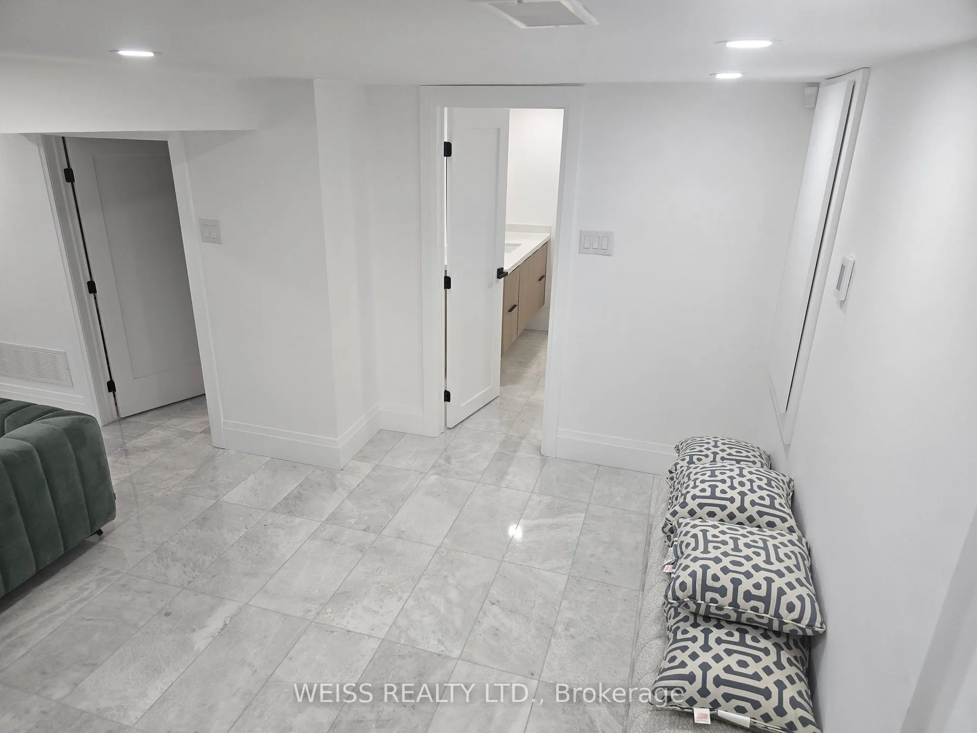 Photo 29 of 199 Glengarry Avenue, Toronto, Lawrence Park North — HOMEH