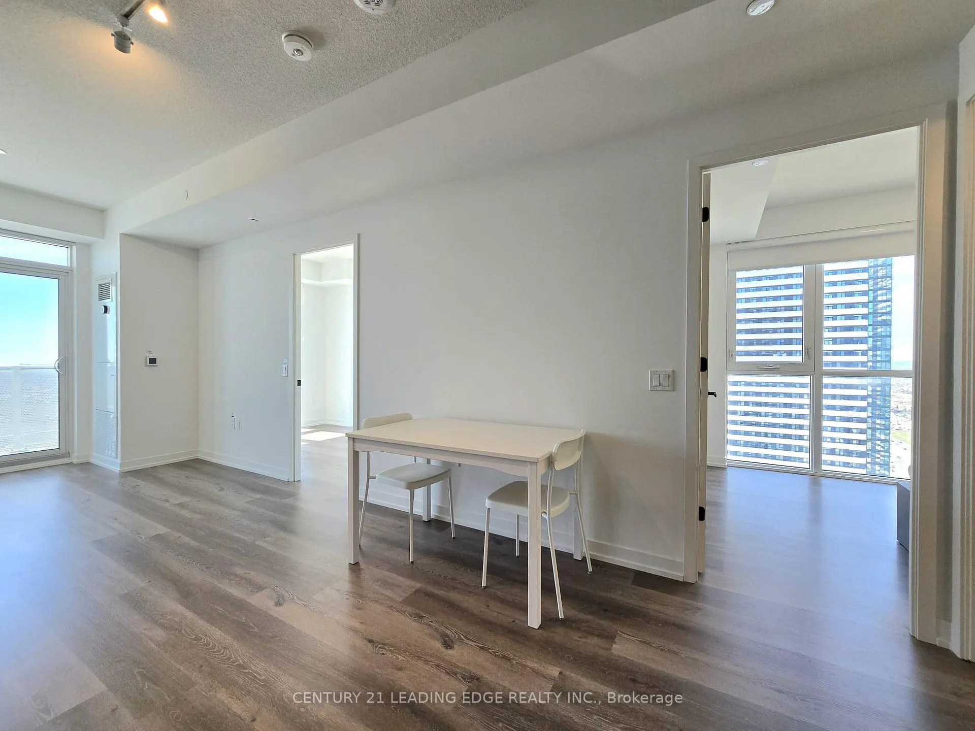 Photo 3 of Unit 4012, 28 Interchange Way, Vaughan, Vaughan Corporate Centre — HOMEH