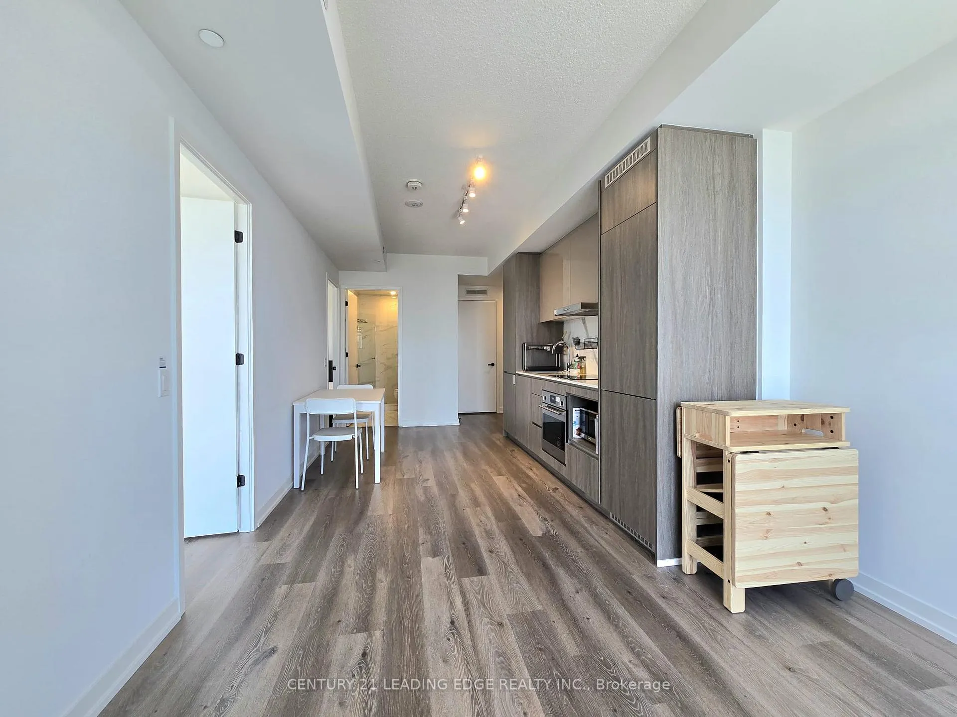 Photo 5 of Unit 4012, 28 Interchange Way, Vaughan, Vaughan Corporate Centre — HOMEH