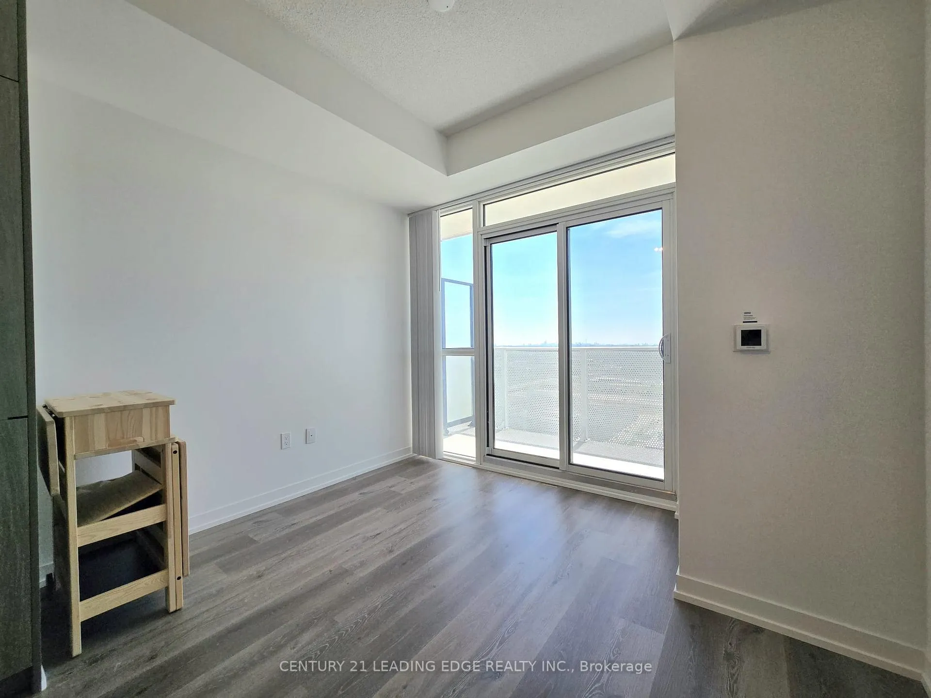 Photo 6 of Unit 4012, 28 Interchange Way, Vaughan, Vaughan Corporate Centre — HOMEH