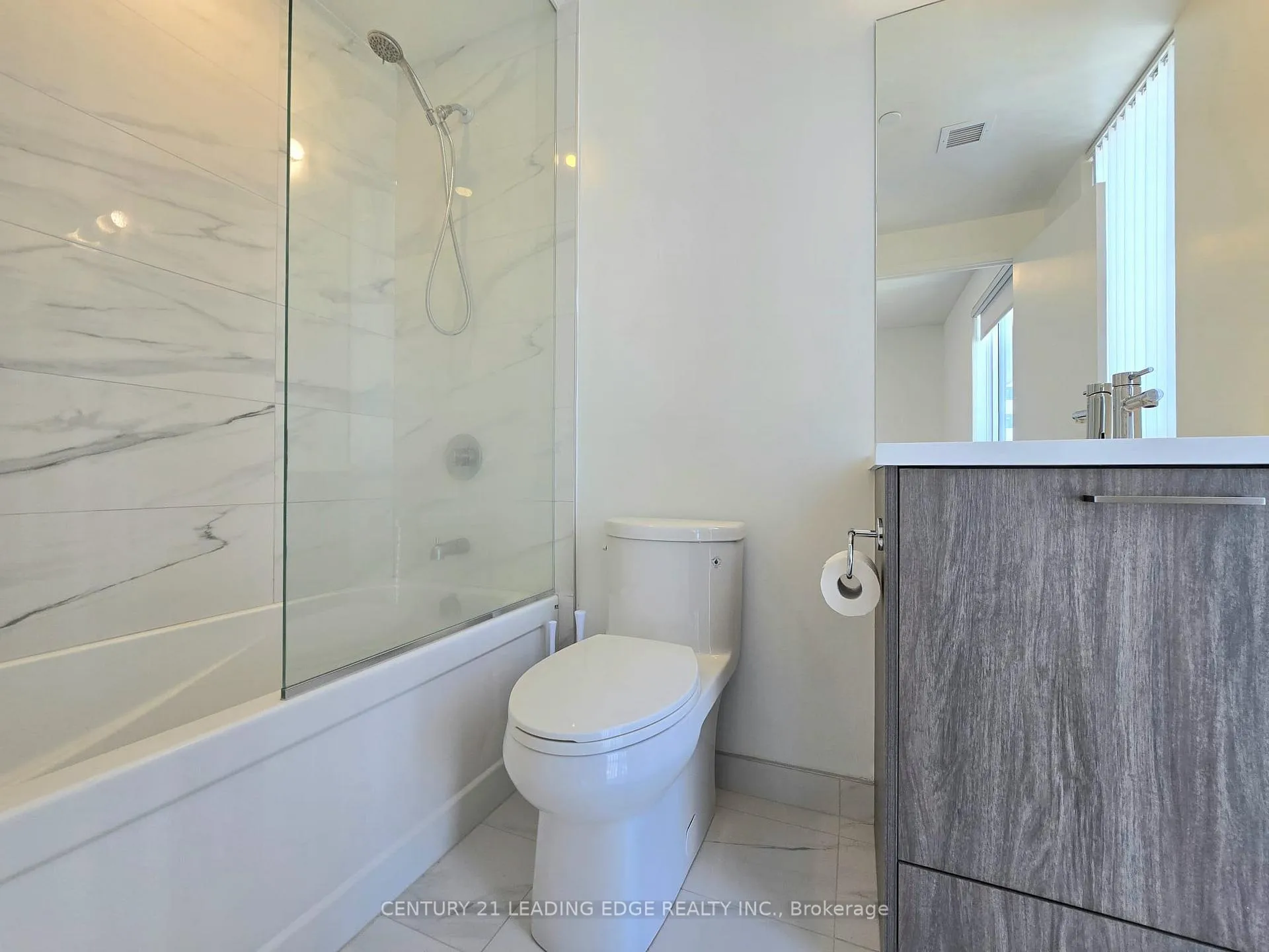 Photo 8 of Unit 4012, 28 Interchange Way, Vaughan, Vaughan Corporate Centre — HOMEH