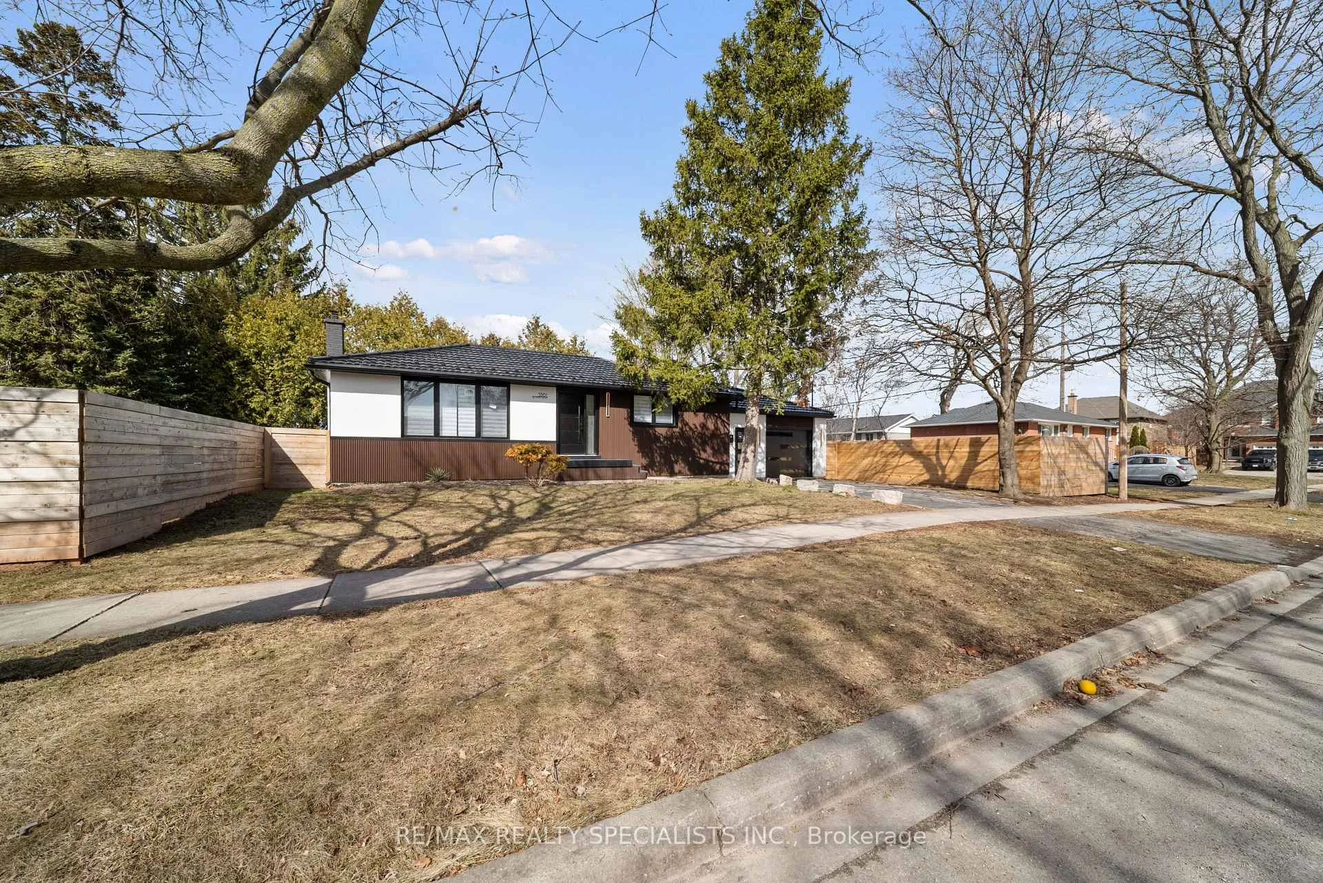 Photo 2 of 5361 Bromley Road, Burlington, Appleby — HOMEH